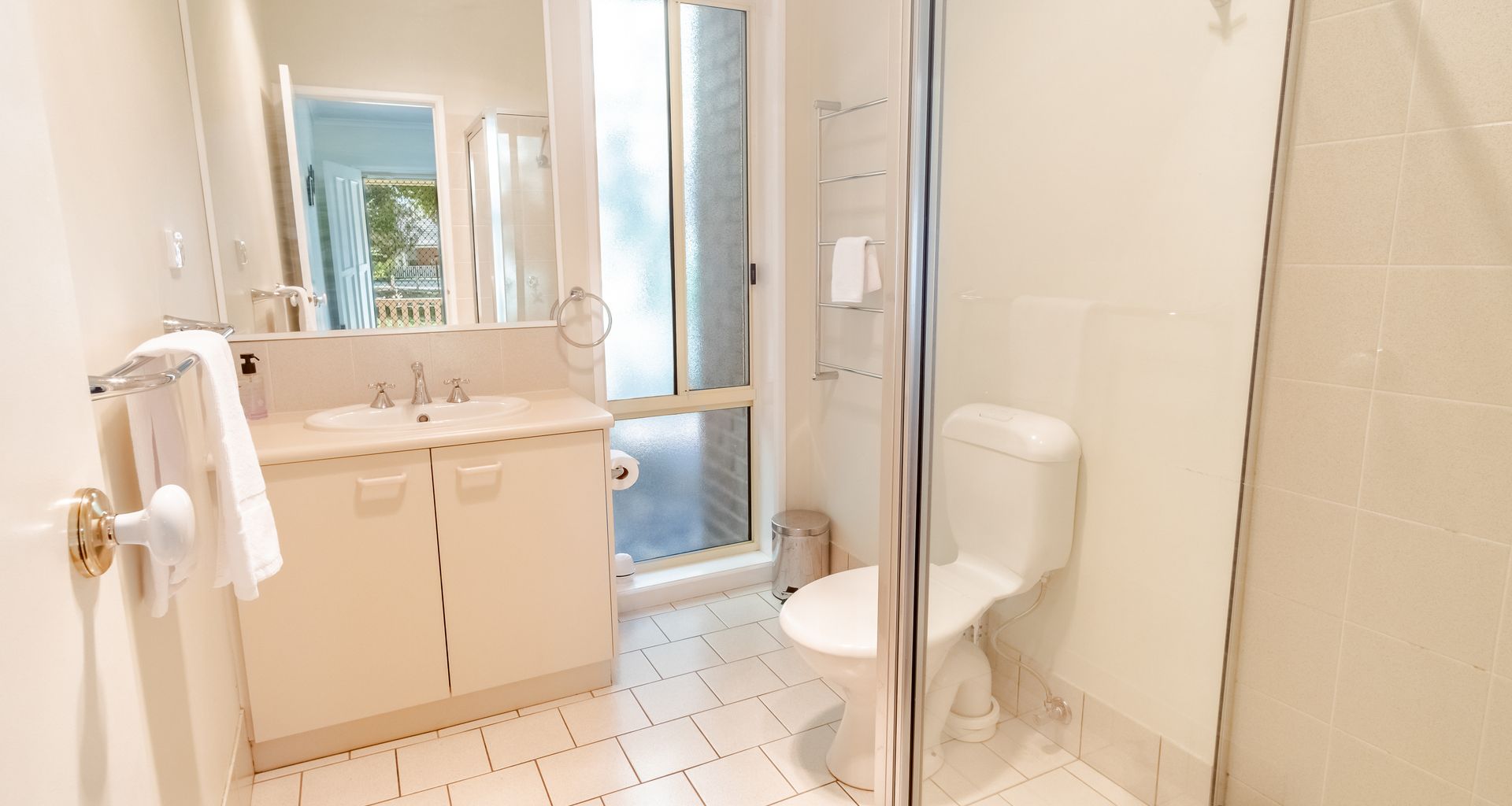 SILVER BIRCHES HOLIDAY VILLAGE – UNIT 10