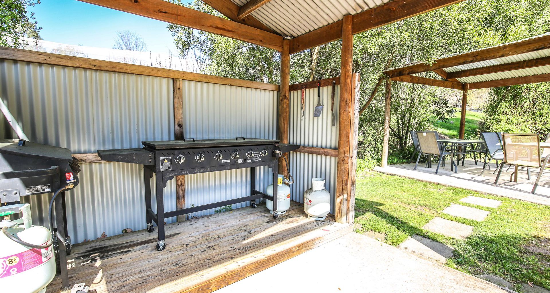 CEDAR HOLIDAY UNITS – APARTMENT 1