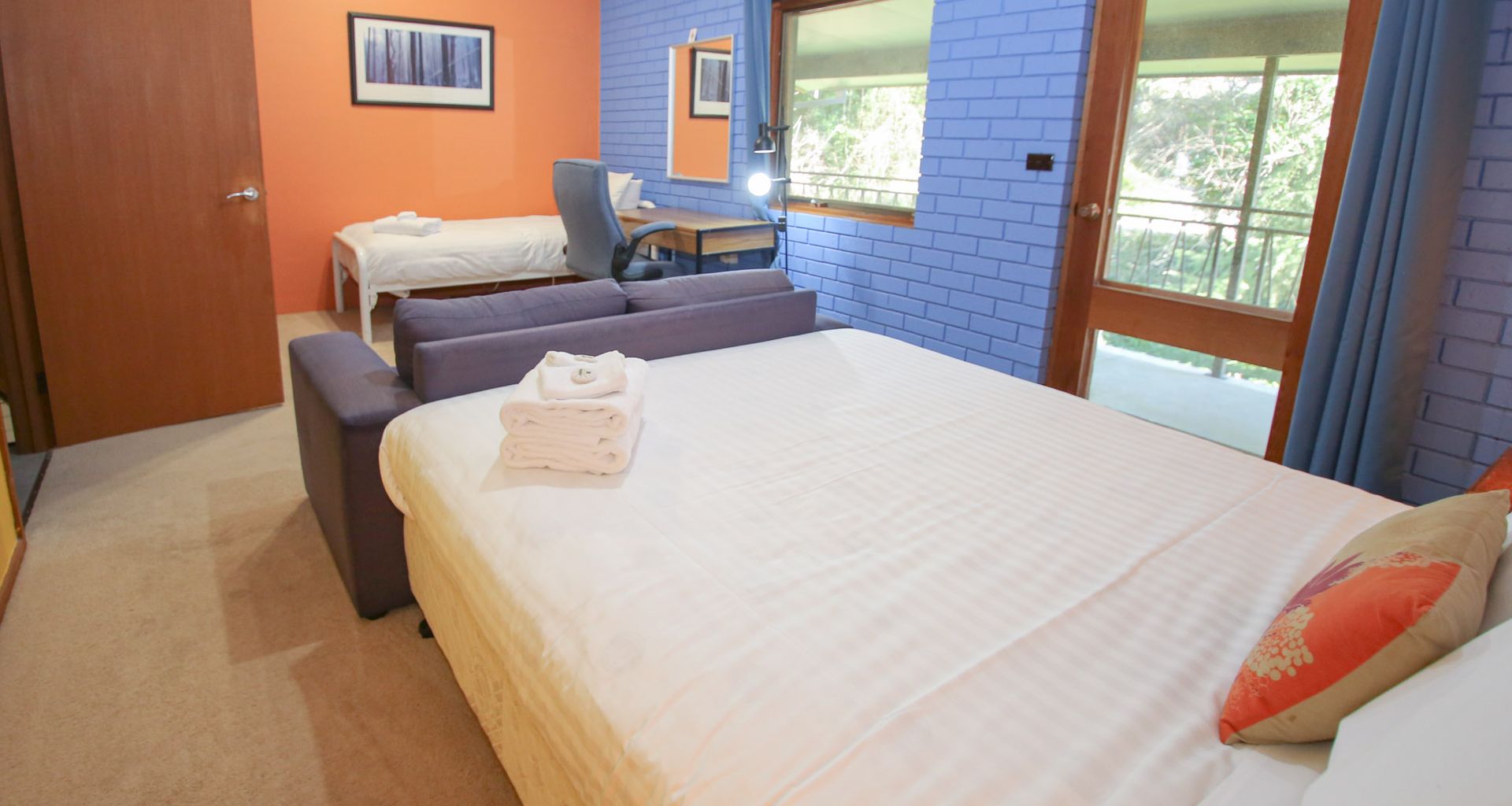 CEDAR HOLIDAY UNITS – APARTMENT 1