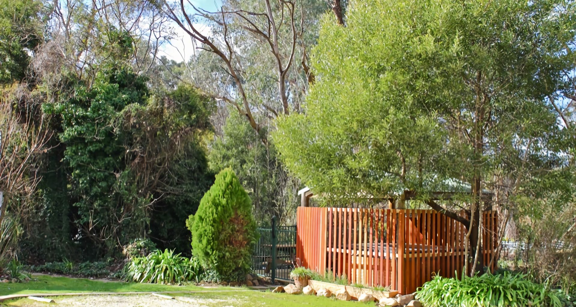 CEDAR HOLIDAY UNITS – APARTMENT 1