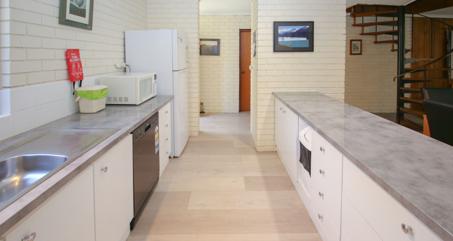 CEDAR HOLIDAY UNITS – APARTMENT 1