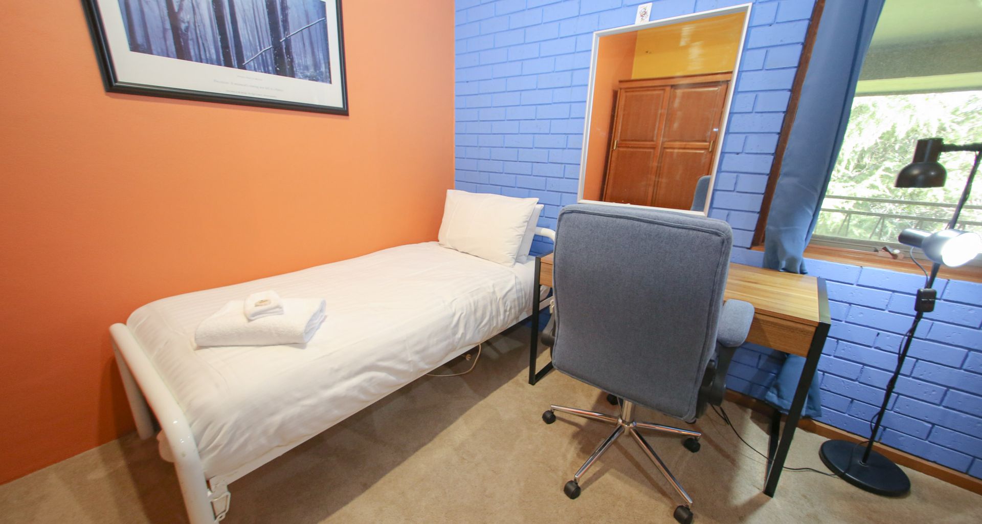 CEDAR HOLIDAY UNITS – APARTMENT 1