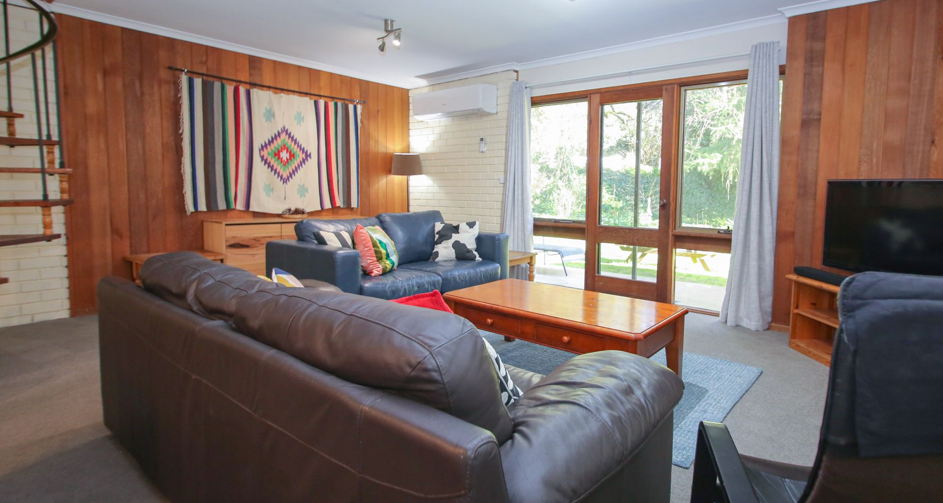 CEDAR HOLIDAY UNITS – APARTMENT 1