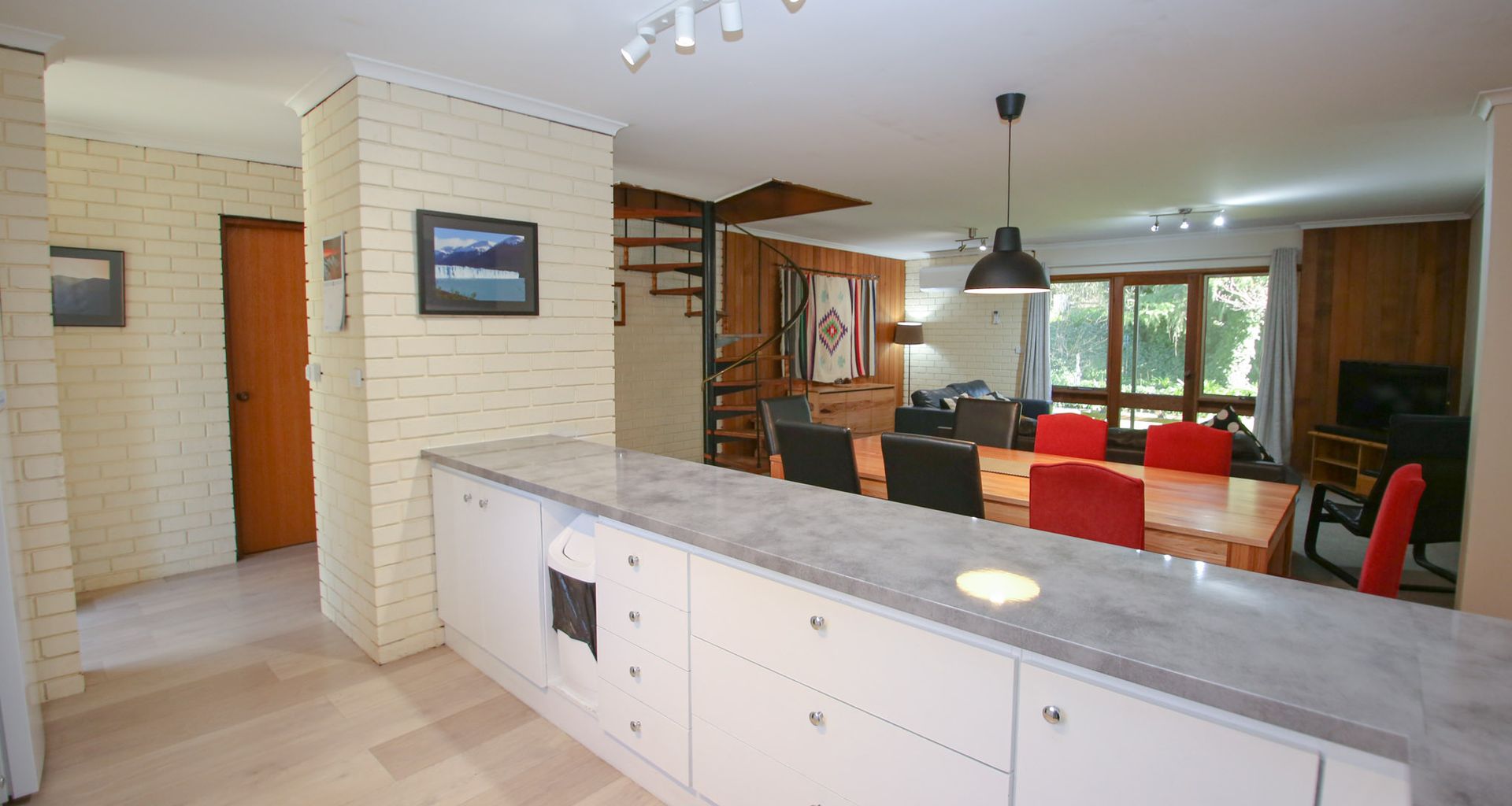 CEDAR HOLIDAY UNITS – APARTMENT 1