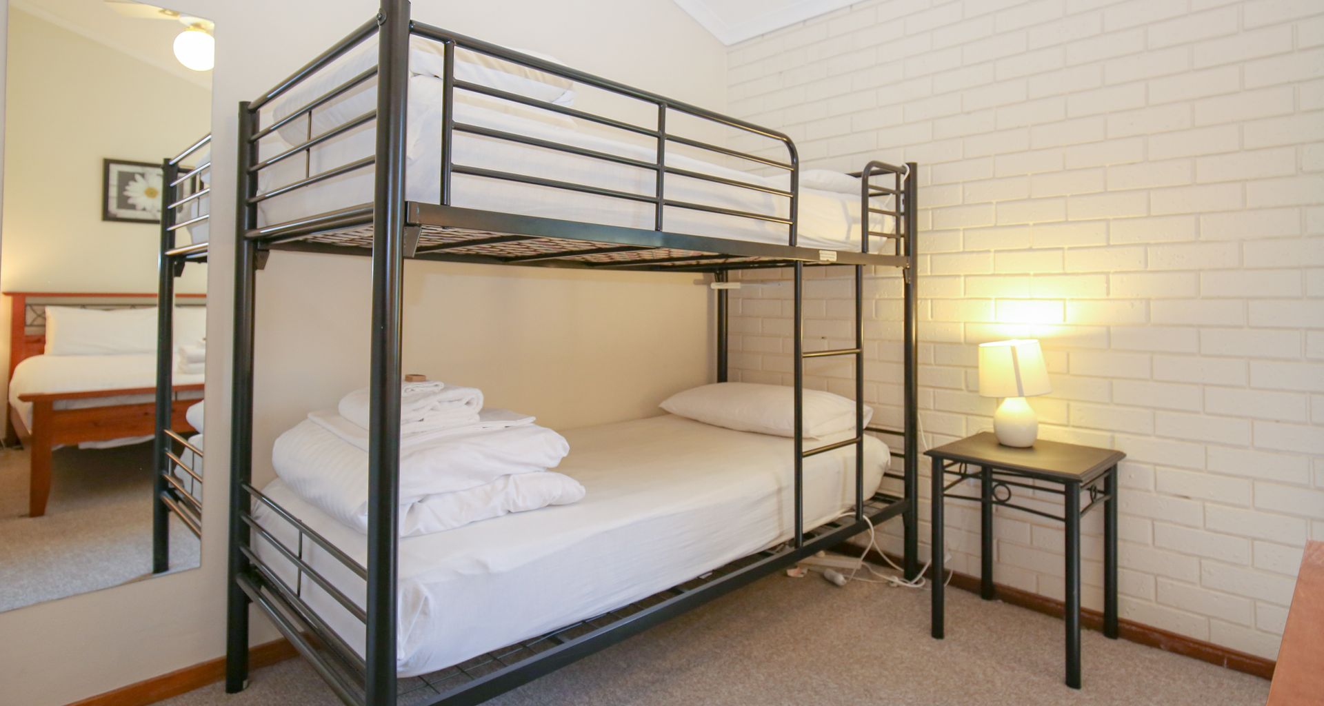 CEDAR HOLIDAY UNITS – APARTMENT 2