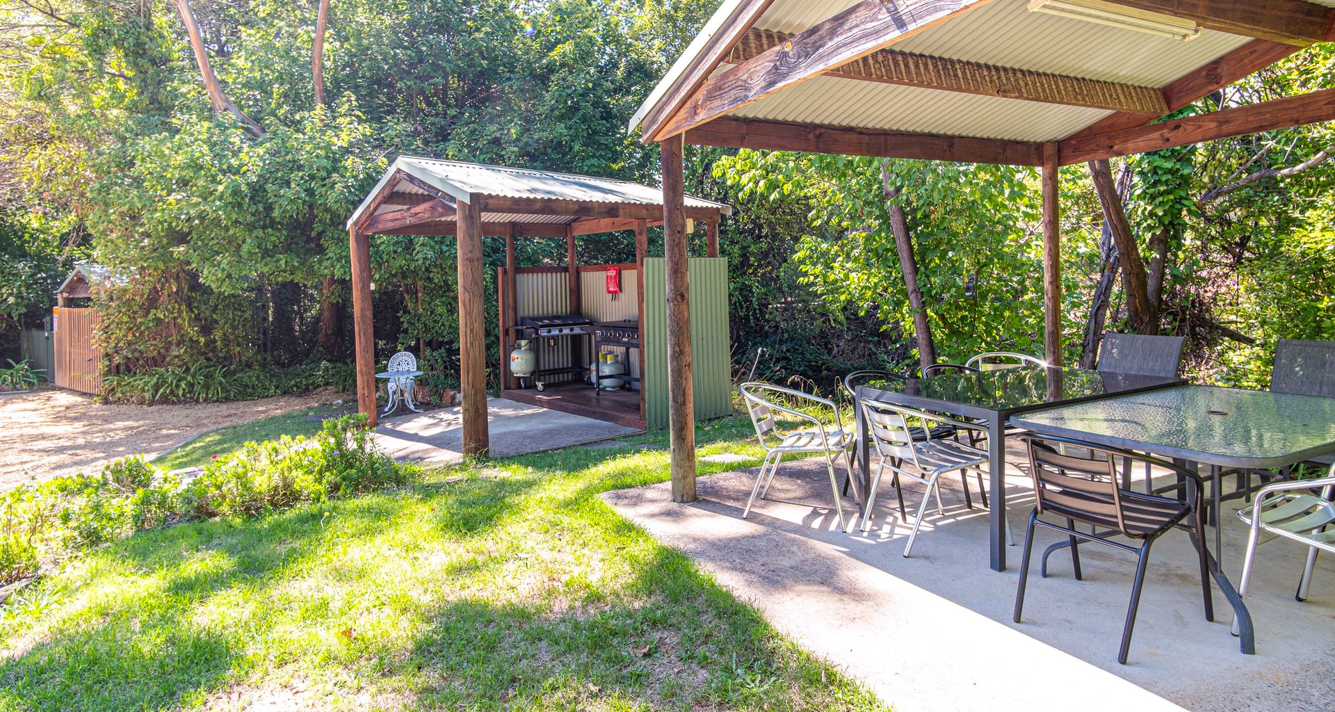 CEDAR HOLIDAY UNITS – APARTMENT 2