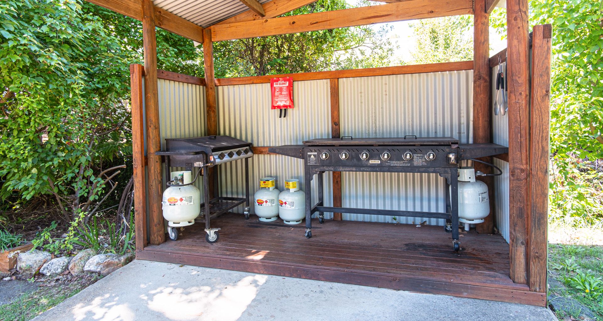 CEDAR HOLIDAY UNITS – APARTMENT 2