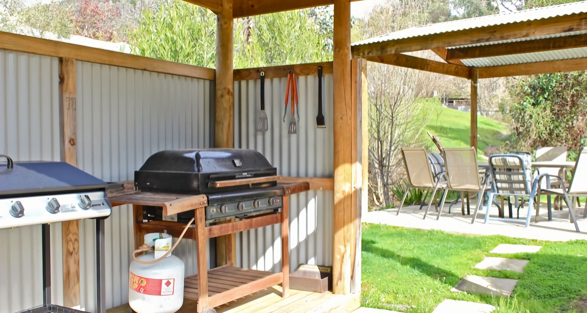 CEDAR HOLIDAY UNITS – APARTMENT 2