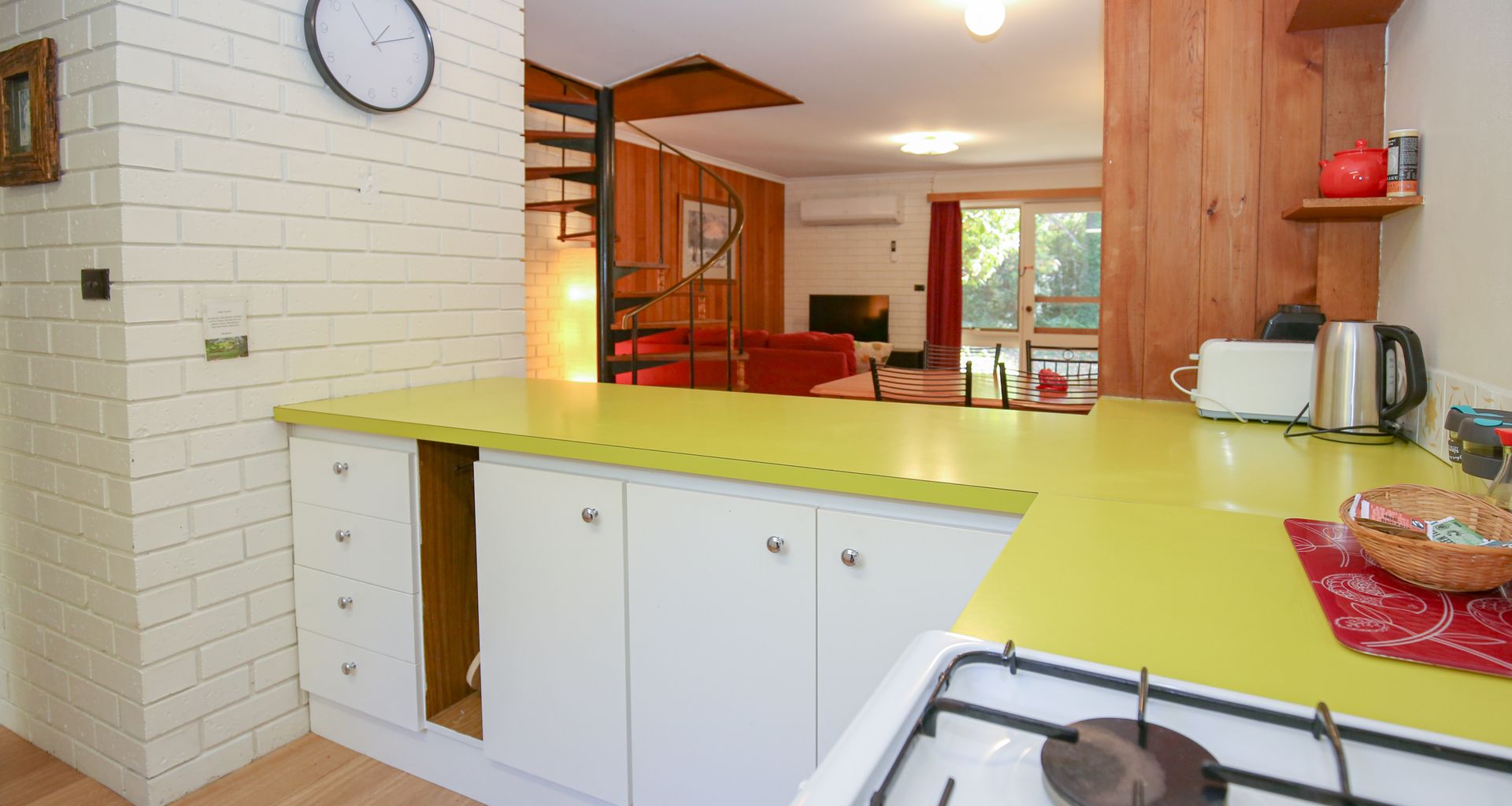 CEDAR HOLIDAY UNITS – APARTMENT 2