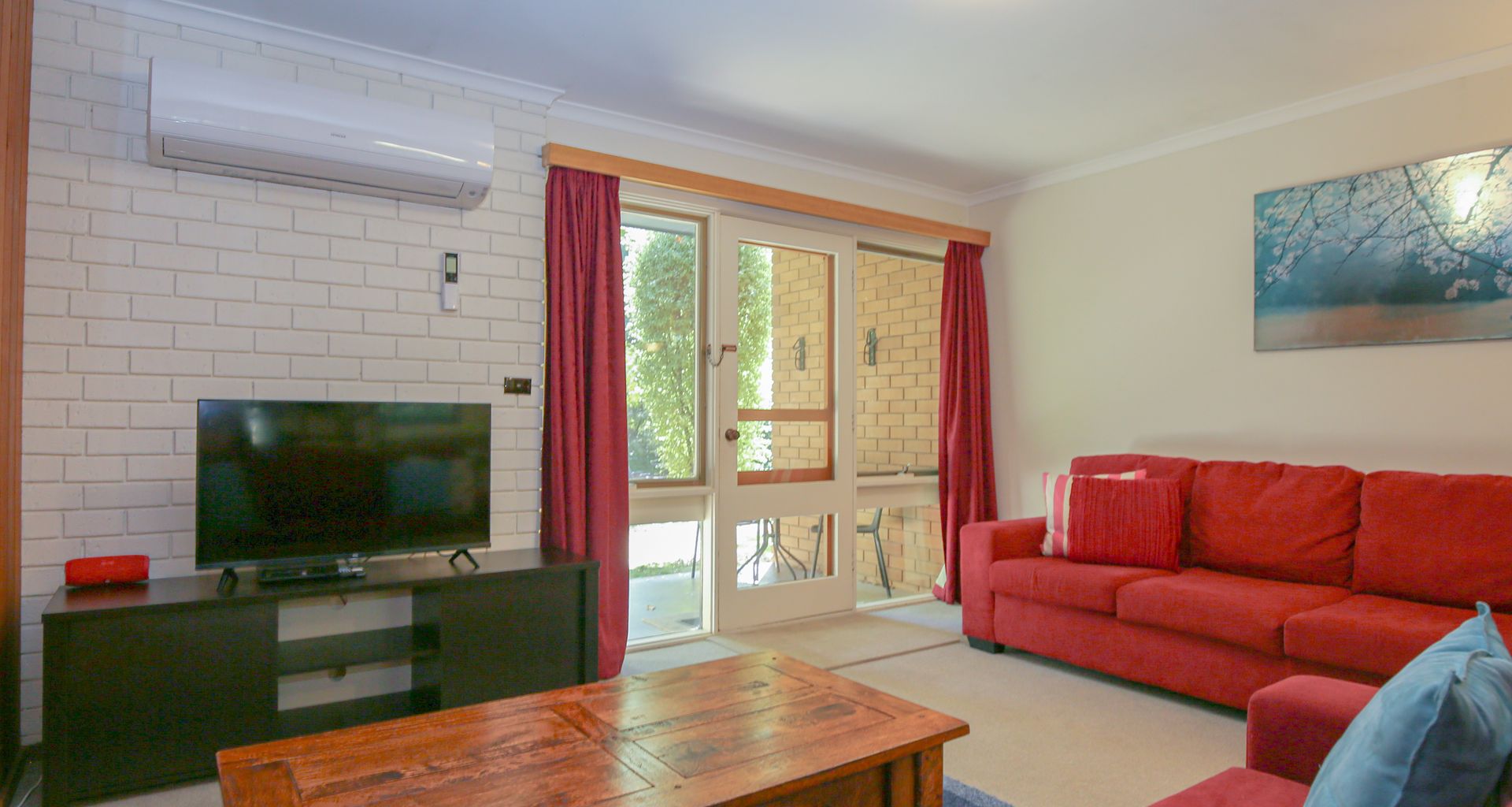 CEDAR HOLIDAY UNITS – APARTMENT 2