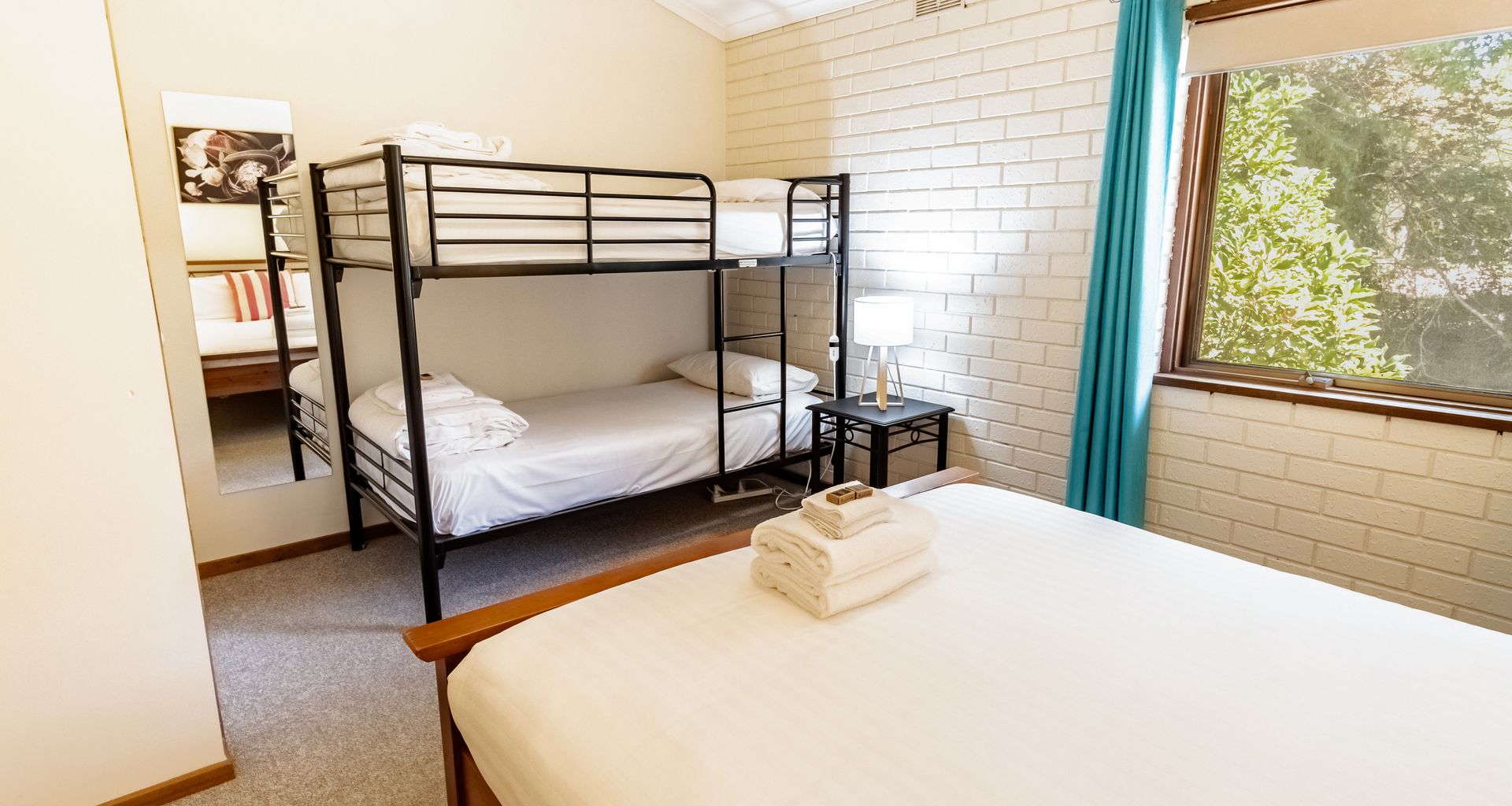 CEDAR HOLIDAY UNITS – APARTMENT 2