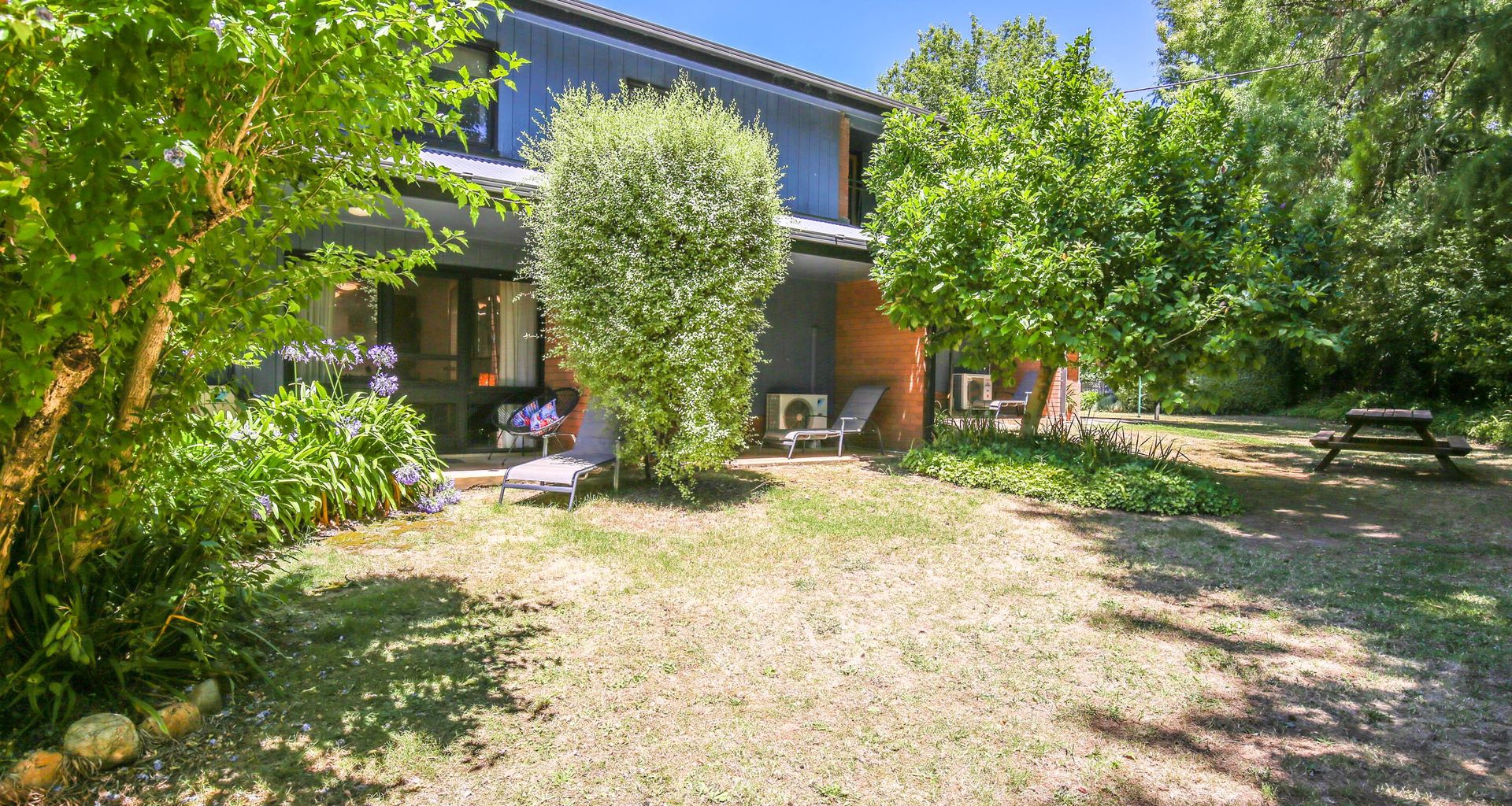 CEDAR HOLIDAY UNITS – APARTMENT 3