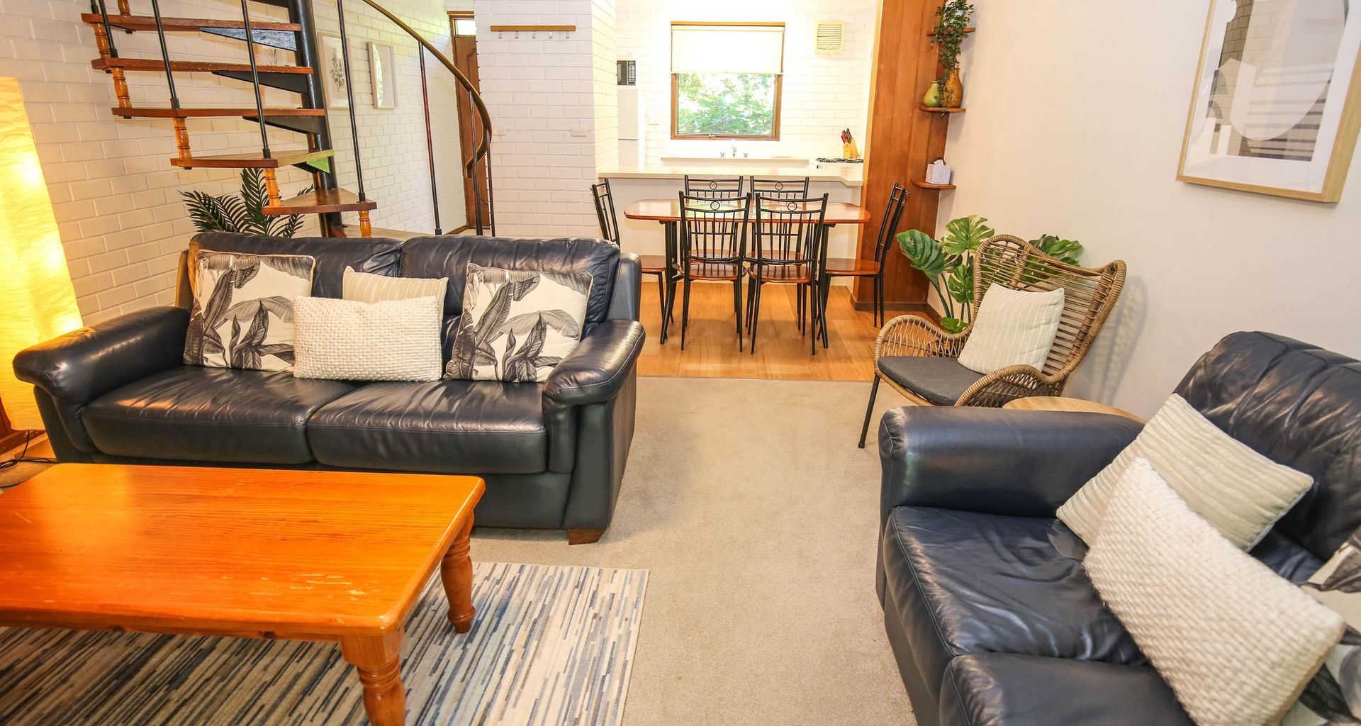 CEDAR HOLIDAY UNITS – APARTMENT 3