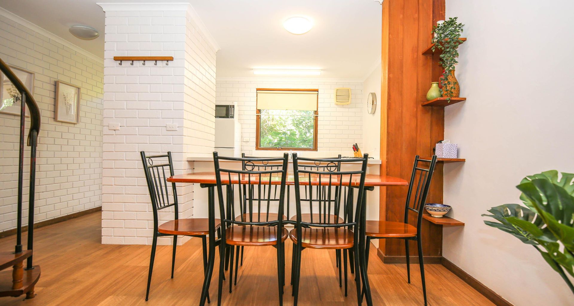 CEDAR HOLIDAY UNITS – APARTMENT 3