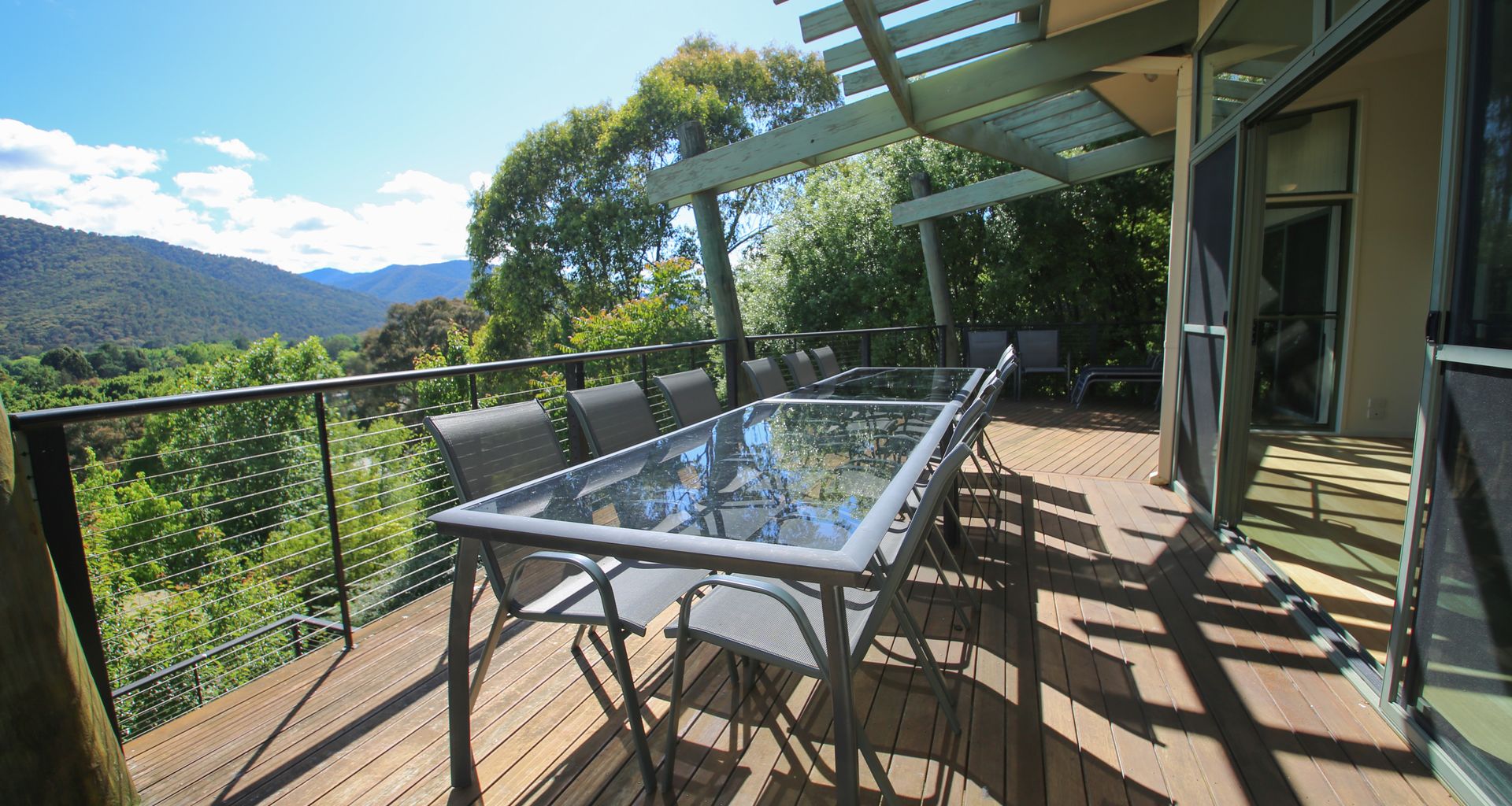 TOP DECK