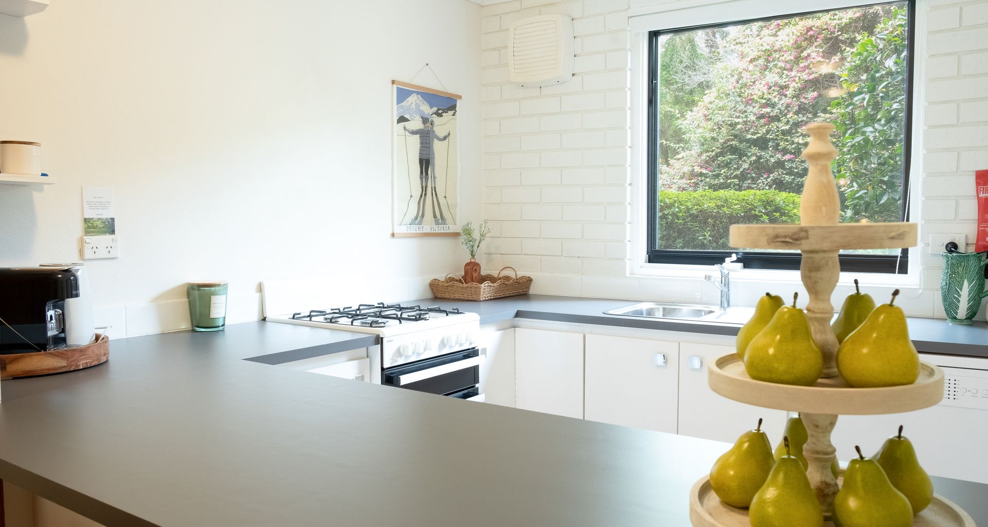 CEDAR HOLIDAY UNITS – APARTMENT 4