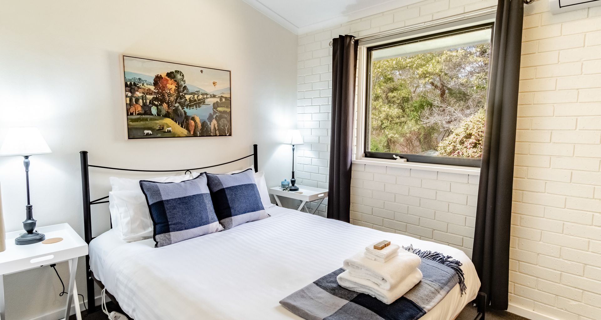 CEDAR HOLIDAY UNITS – APARTMENT 4