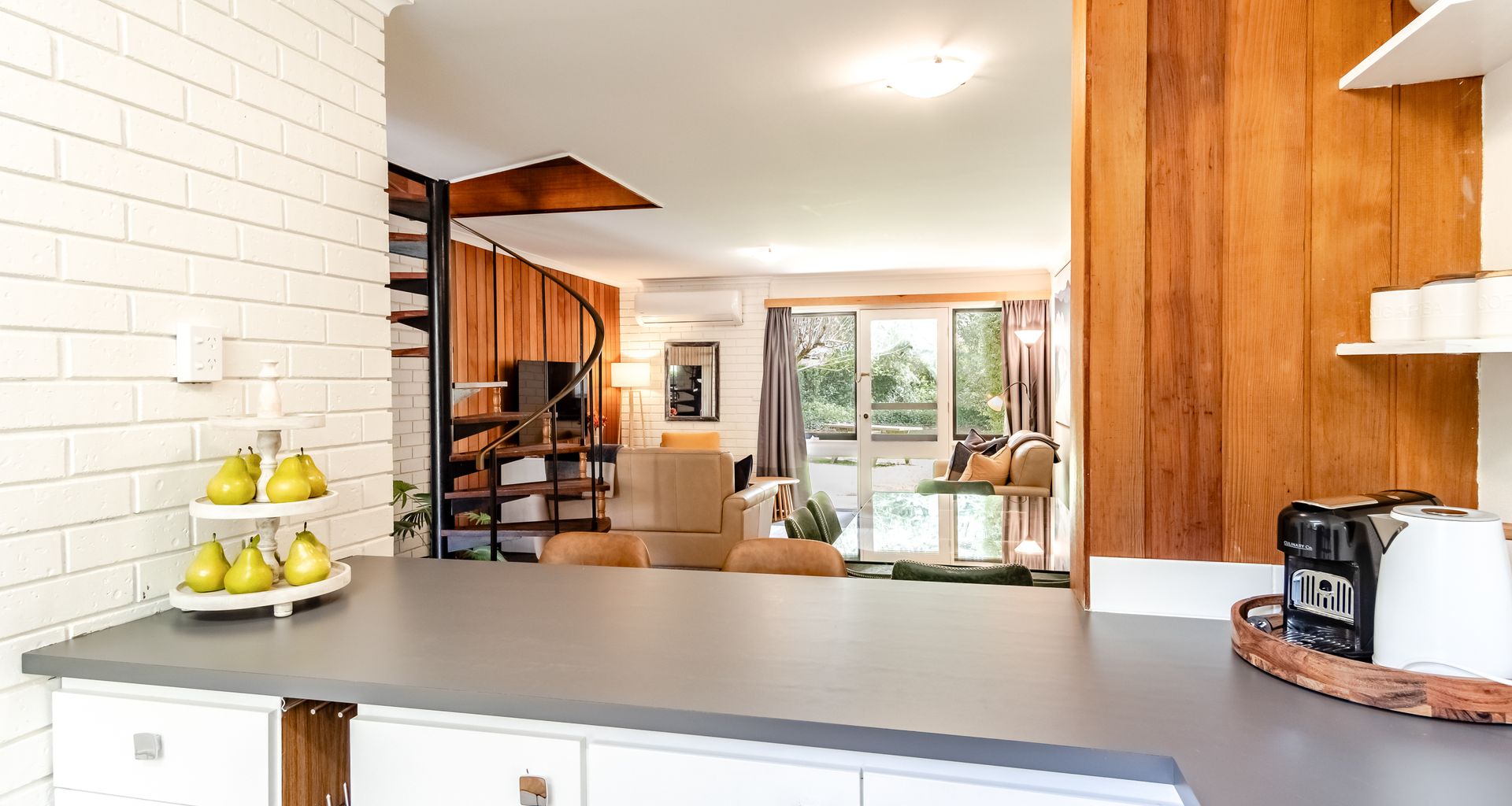 CEDAR HOLIDAY UNITS – APARTMENT 4