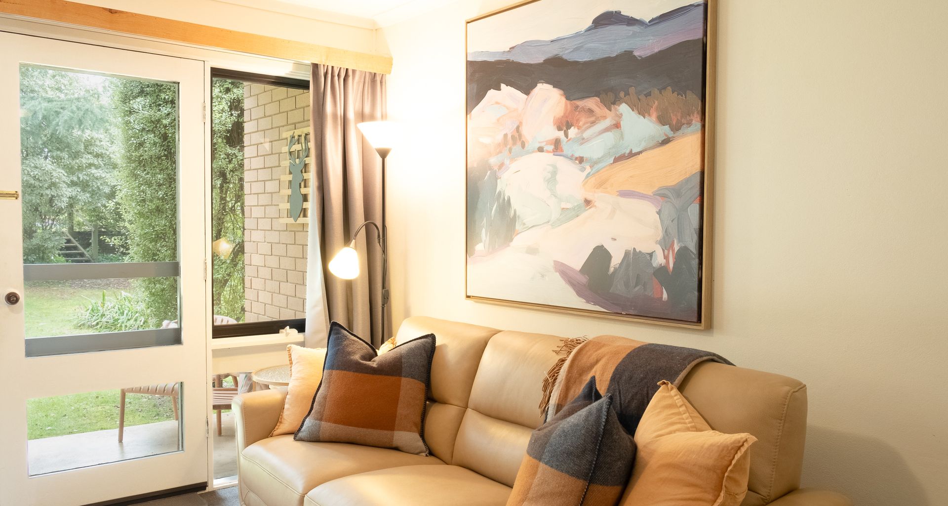 CEDAR HOLIDAY UNITS – APARTMENT 4