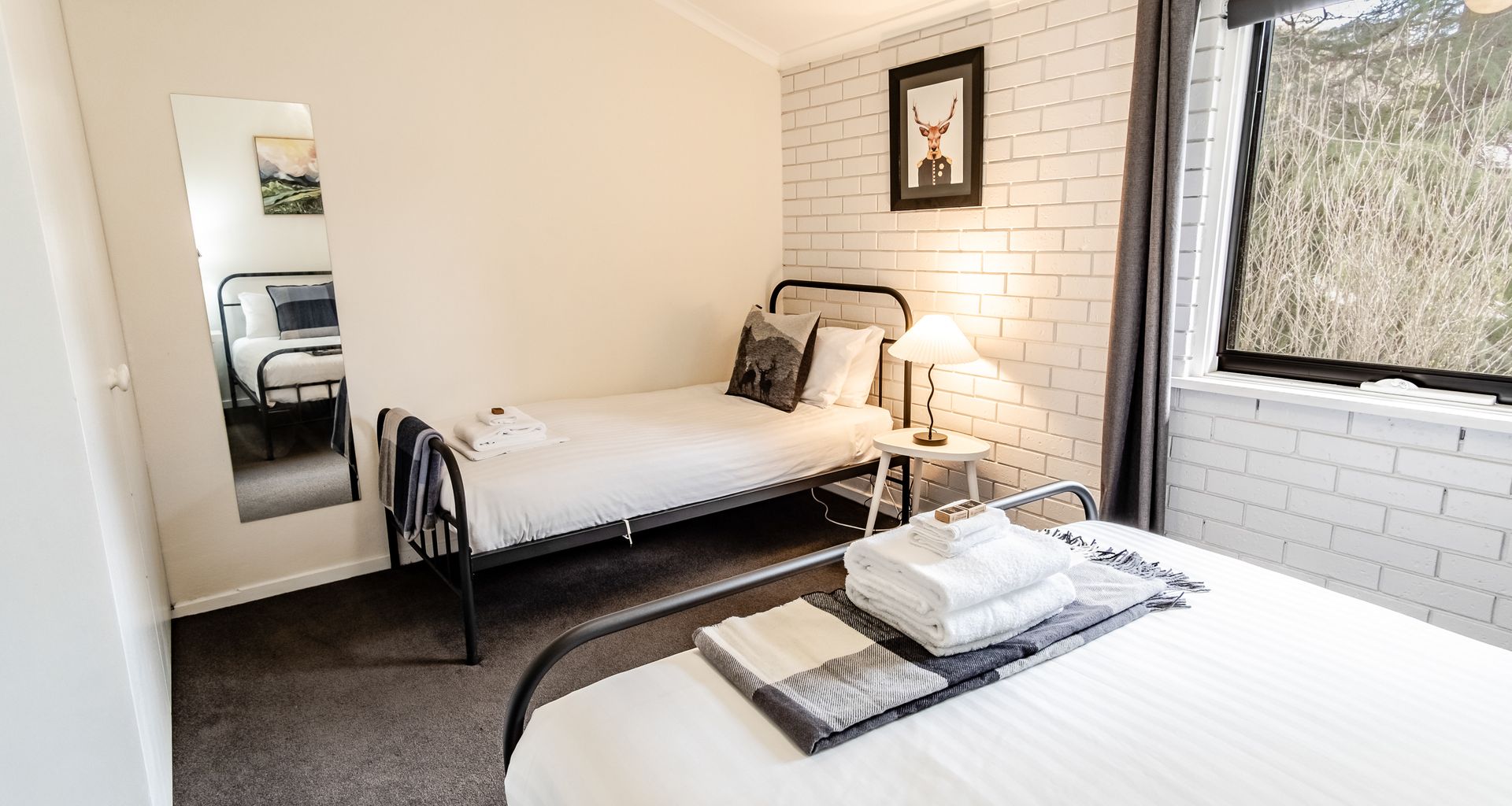 CEDAR HOLIDAY UNITS – APARTMENT 4