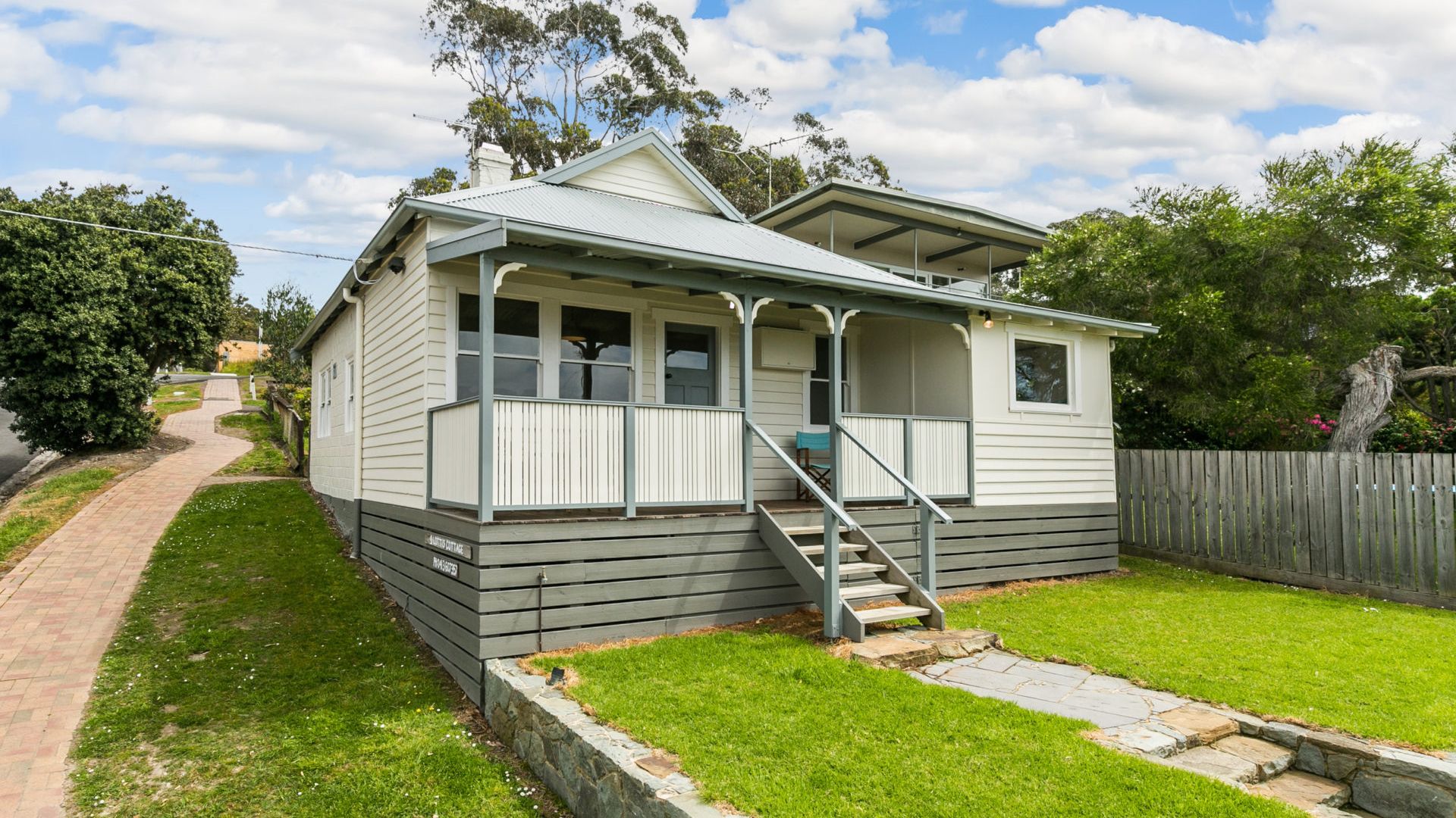 Lotti’s Cottage