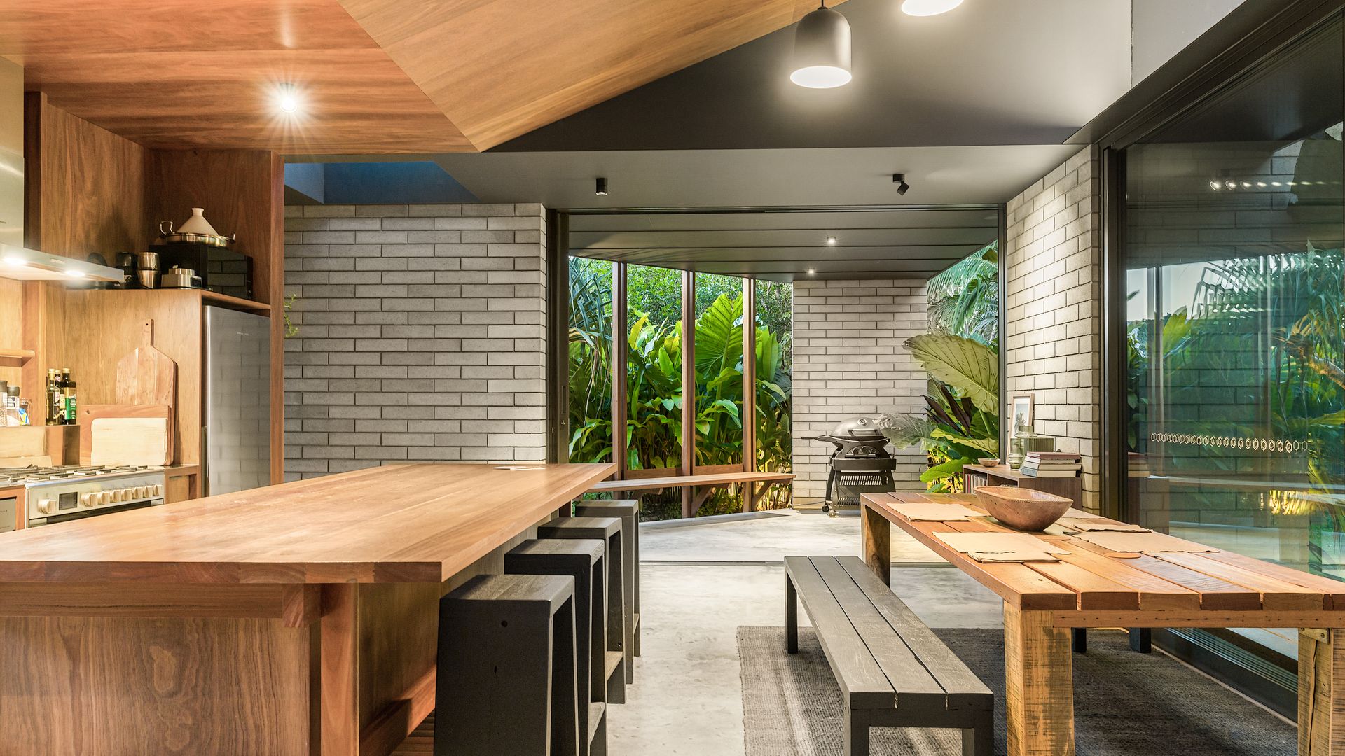 kitchen & dining area