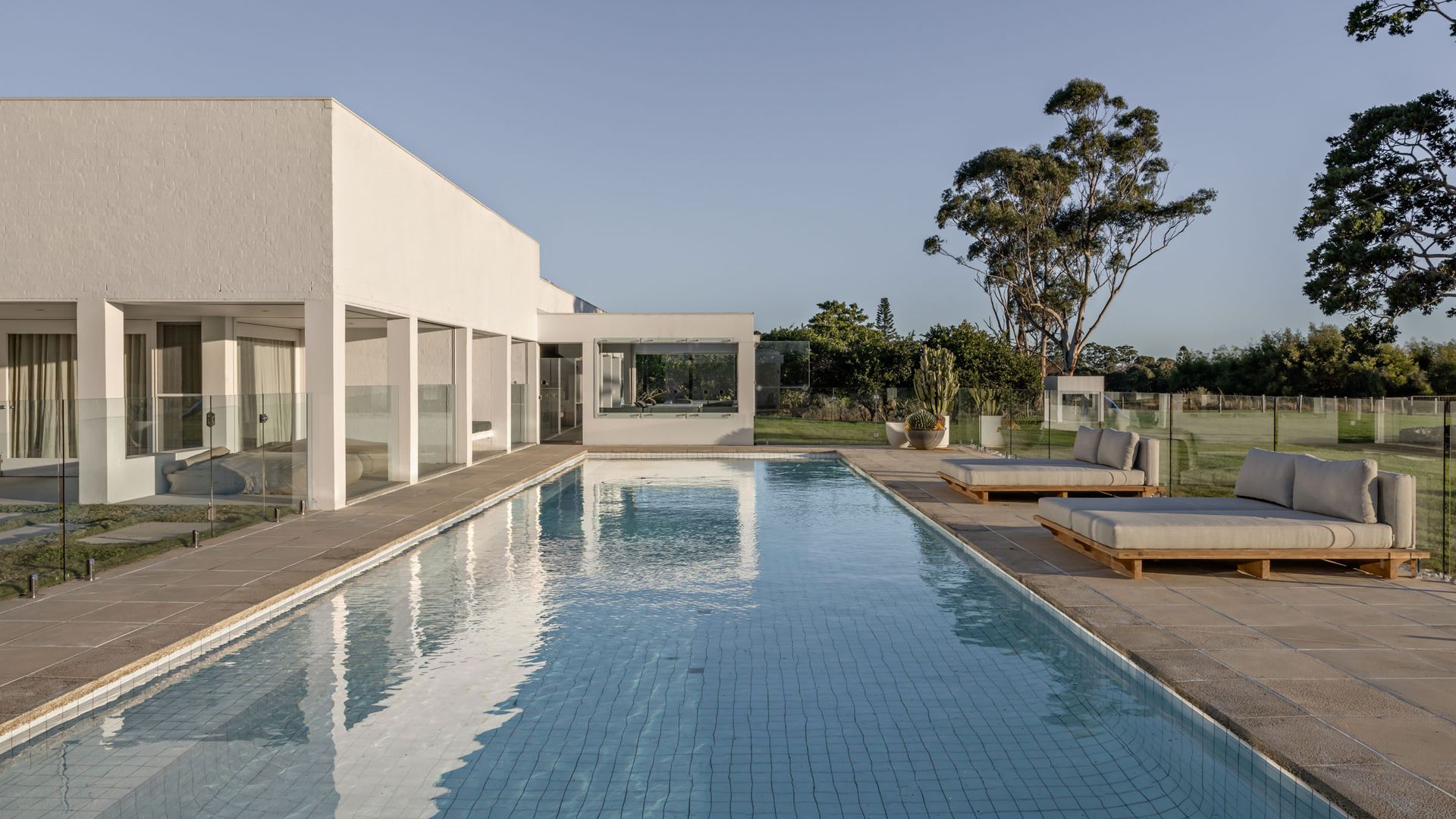 Amileka – luxury 25 acre estate with pool