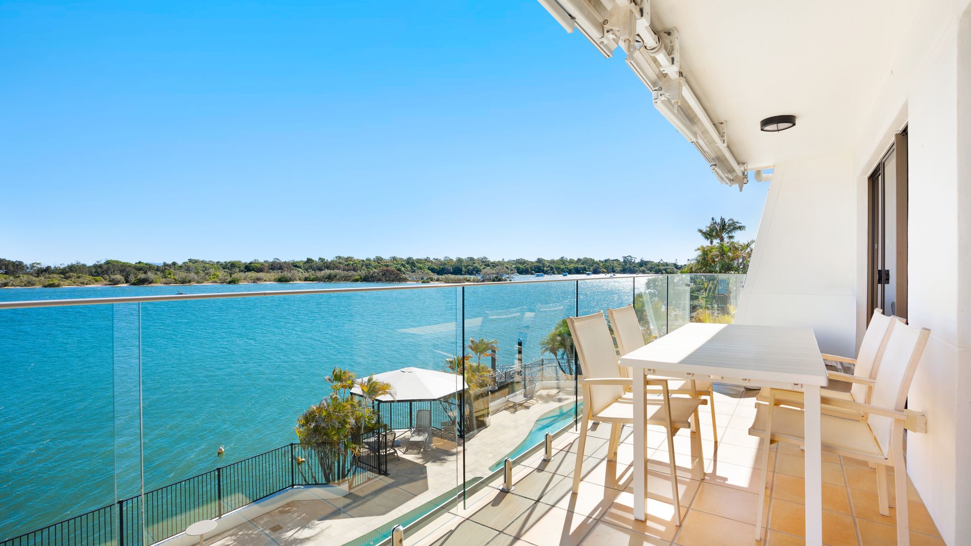 Aqua Linea 6 Noosa Parade 82