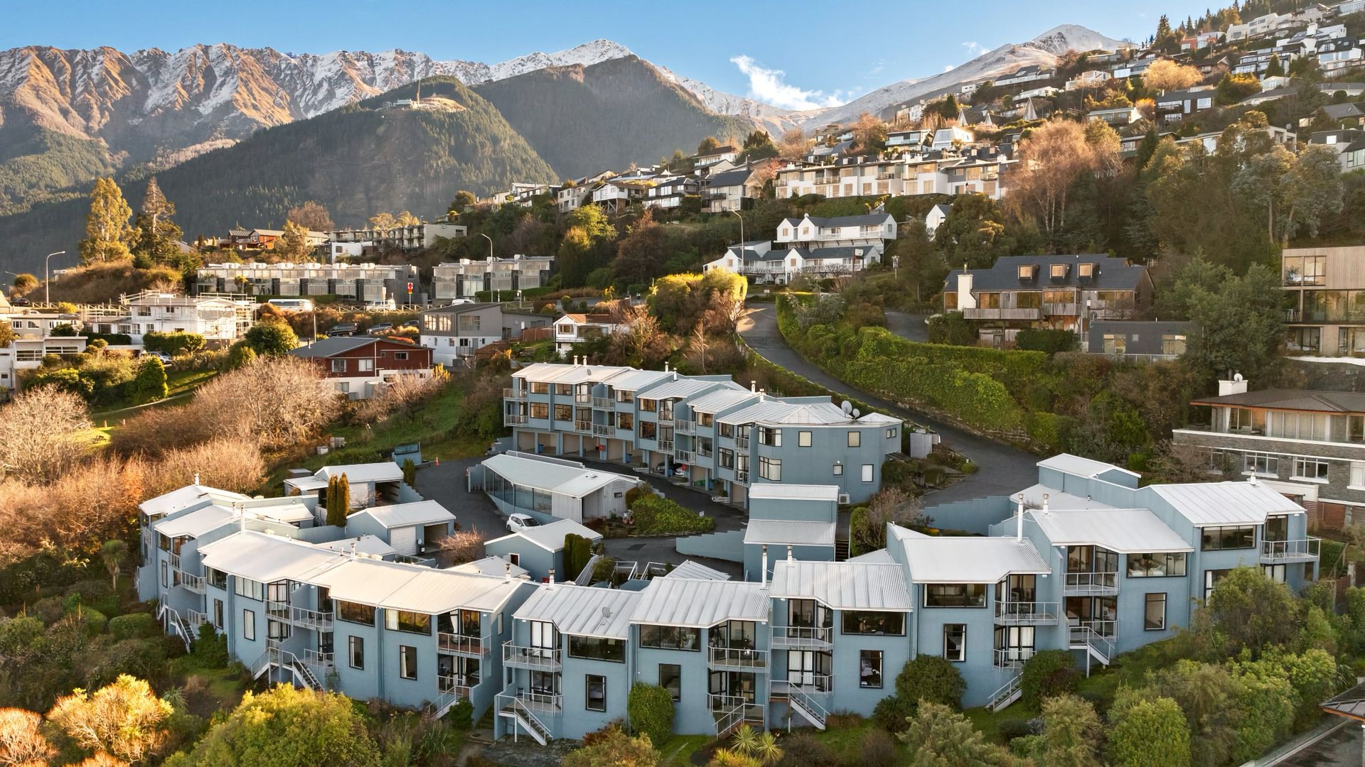 3 Bedroom Lakeview Apartment