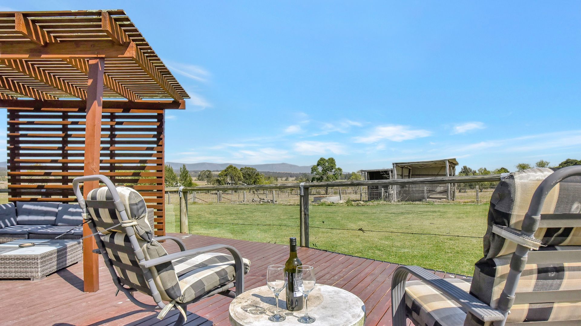 Clydesdale Cottage on Talga with real Clydesdale Horses