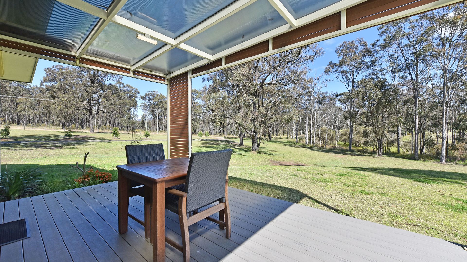 Ironbark Hill Spa Bath Villa 1- Tyrian