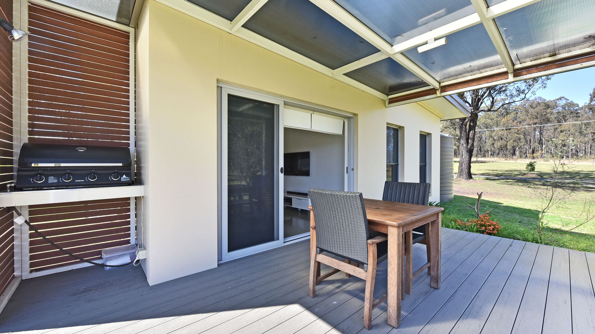 Ironbark Hill Spa Bath Villa 1- Tyrian