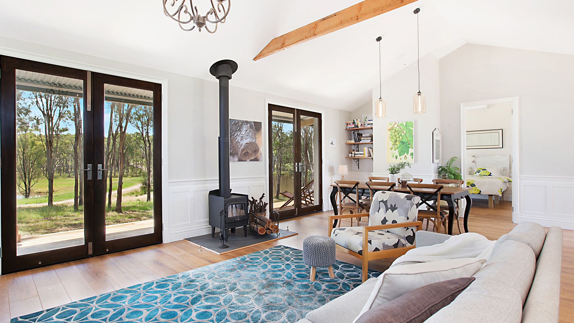 Countryside villa lounge room and dining room with amazing views!