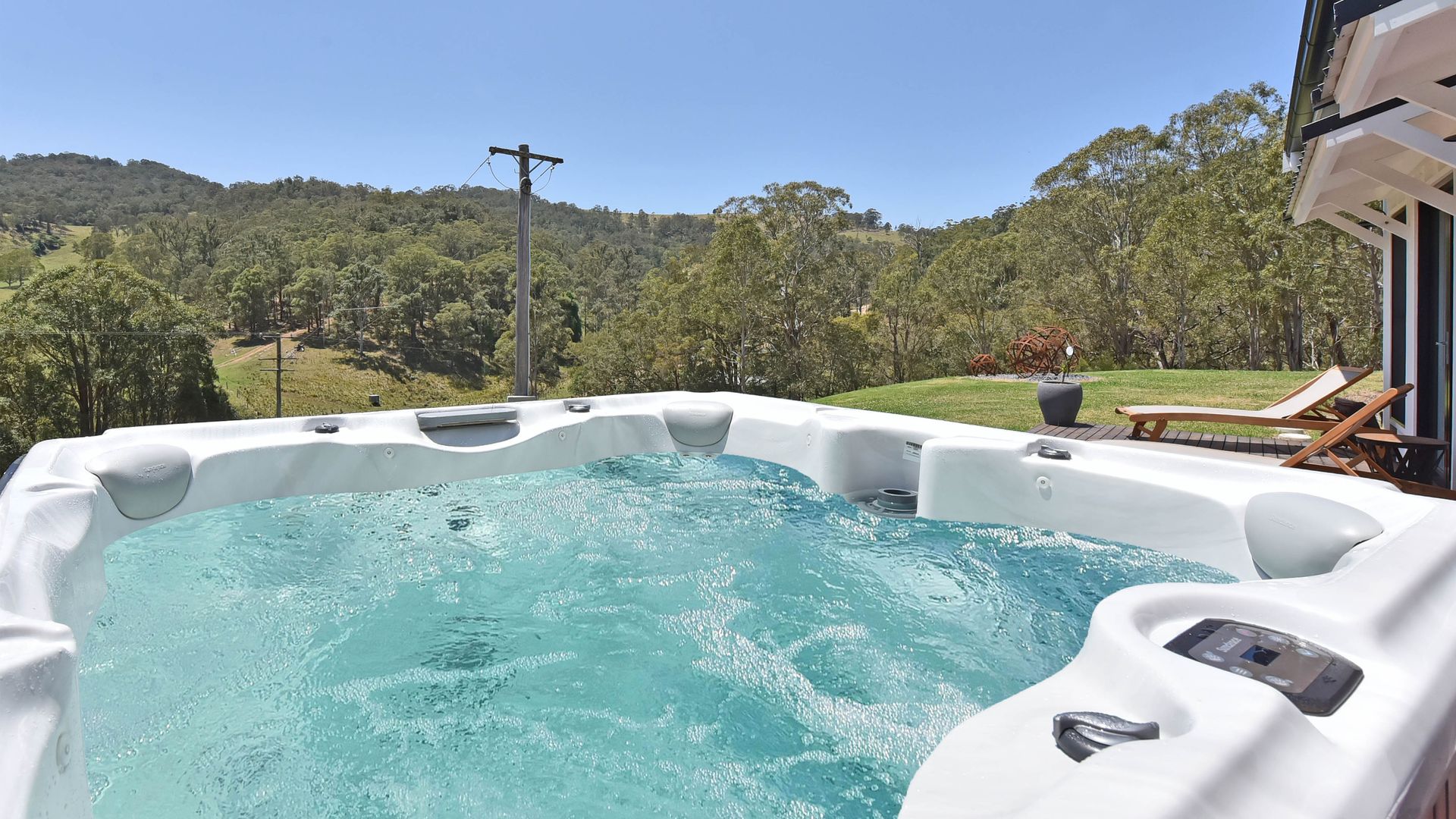 The Glass Ceiling – 360° Mount View Hideaway