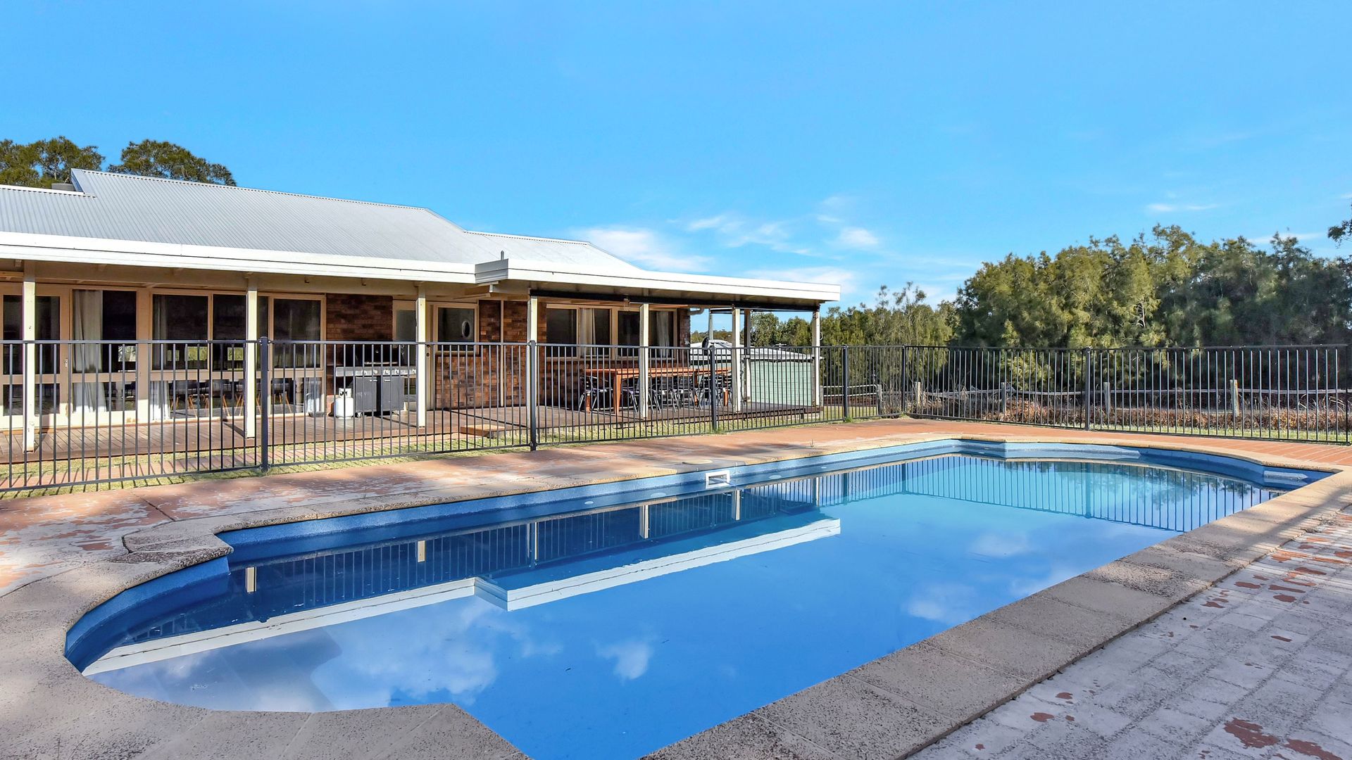 The Reserve Homestead walk to vineyards and restaurants and Concerts