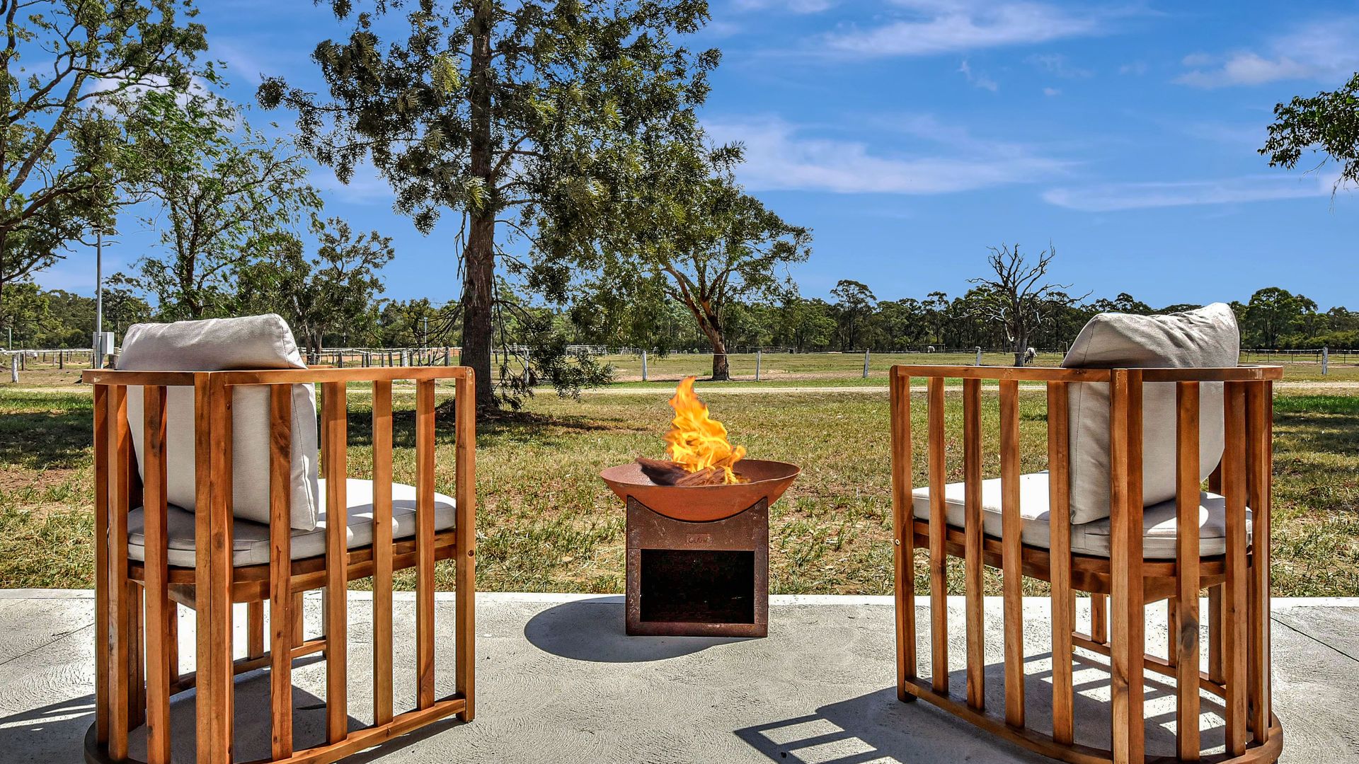 Odyssean Farmstay Cabin – Romantic Getaway, Roche Concert Bus Route & Nearby Wineries