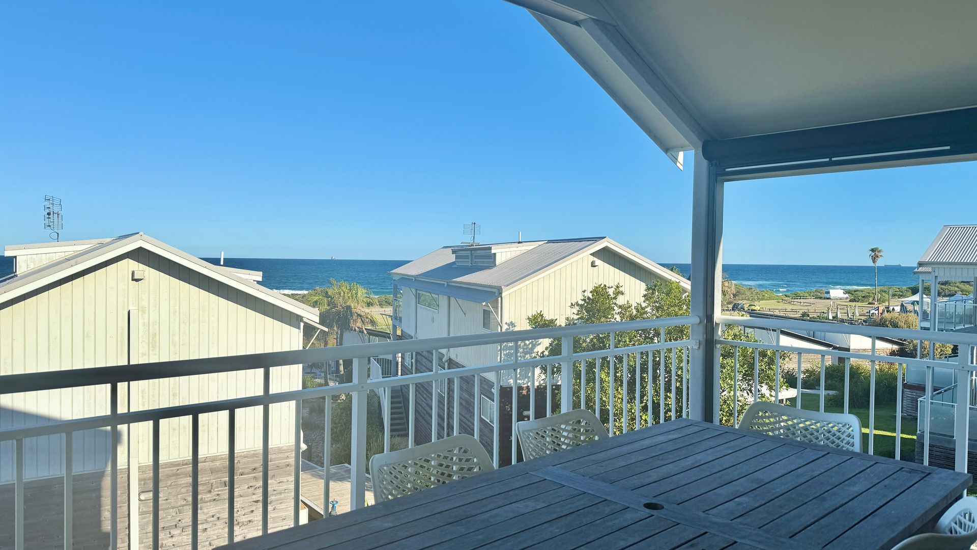 Oceanside Oasis at Caves Beach Villas