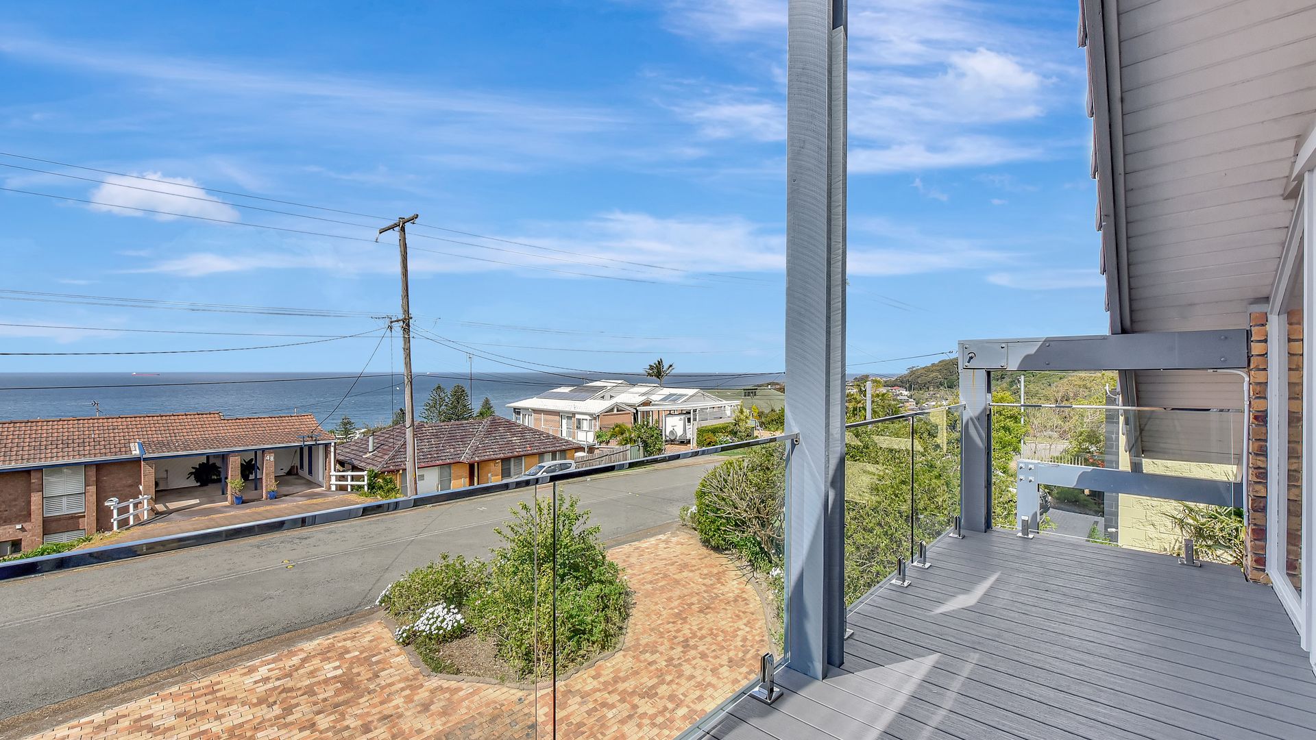 Treehouse Waterview at Caves Beach!