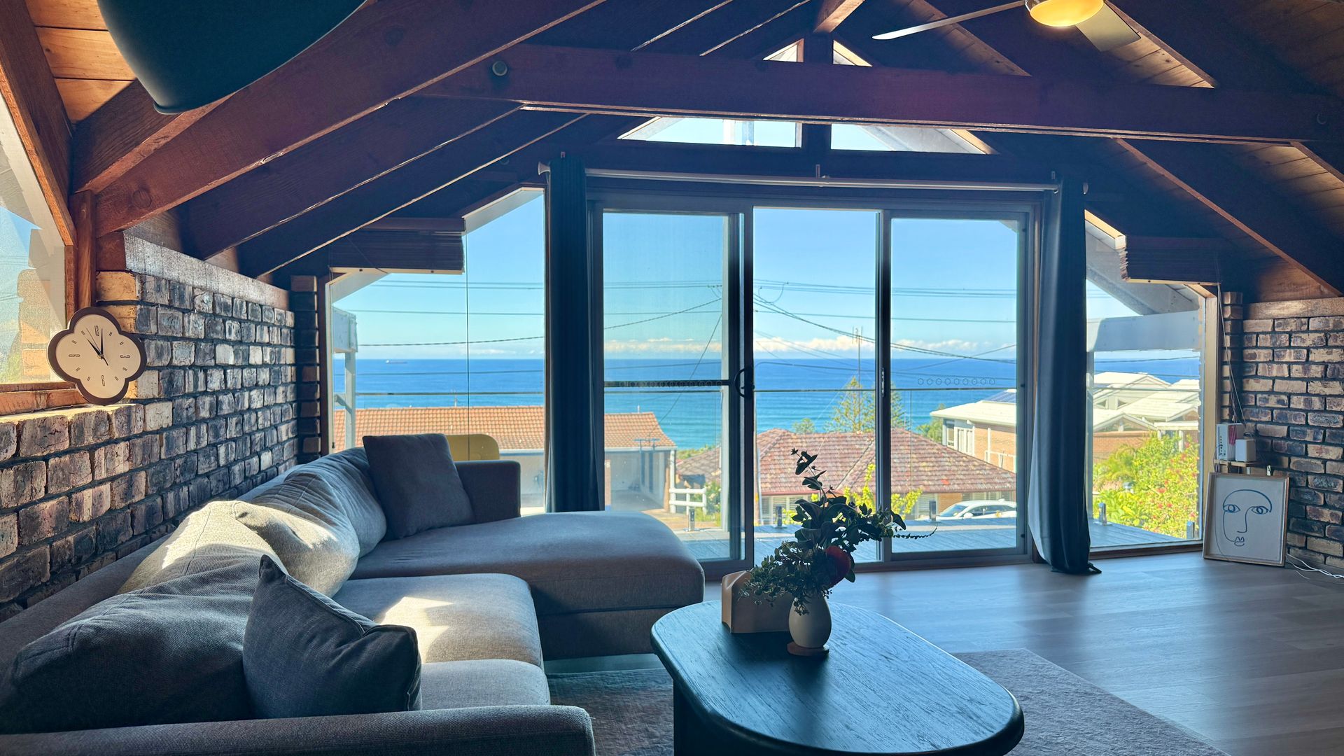 Treehouse Waterview at Caves Beach!