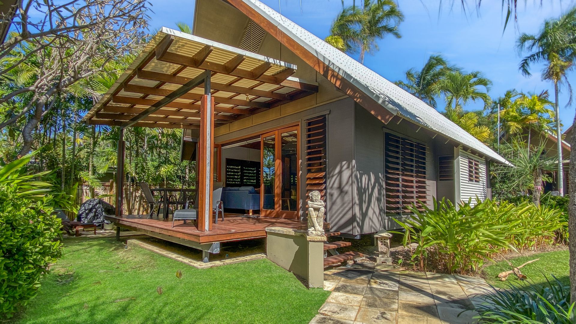 Pure Magnetic Villa 4