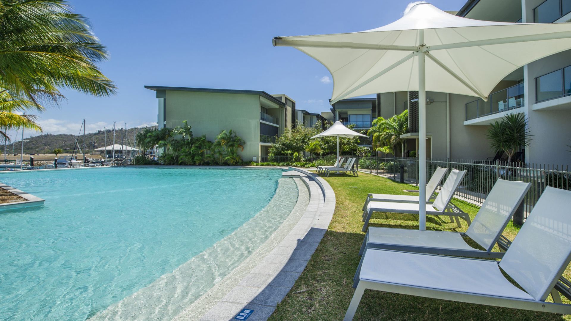 Blue on Blue Apartment 813 - Lagoon Pool