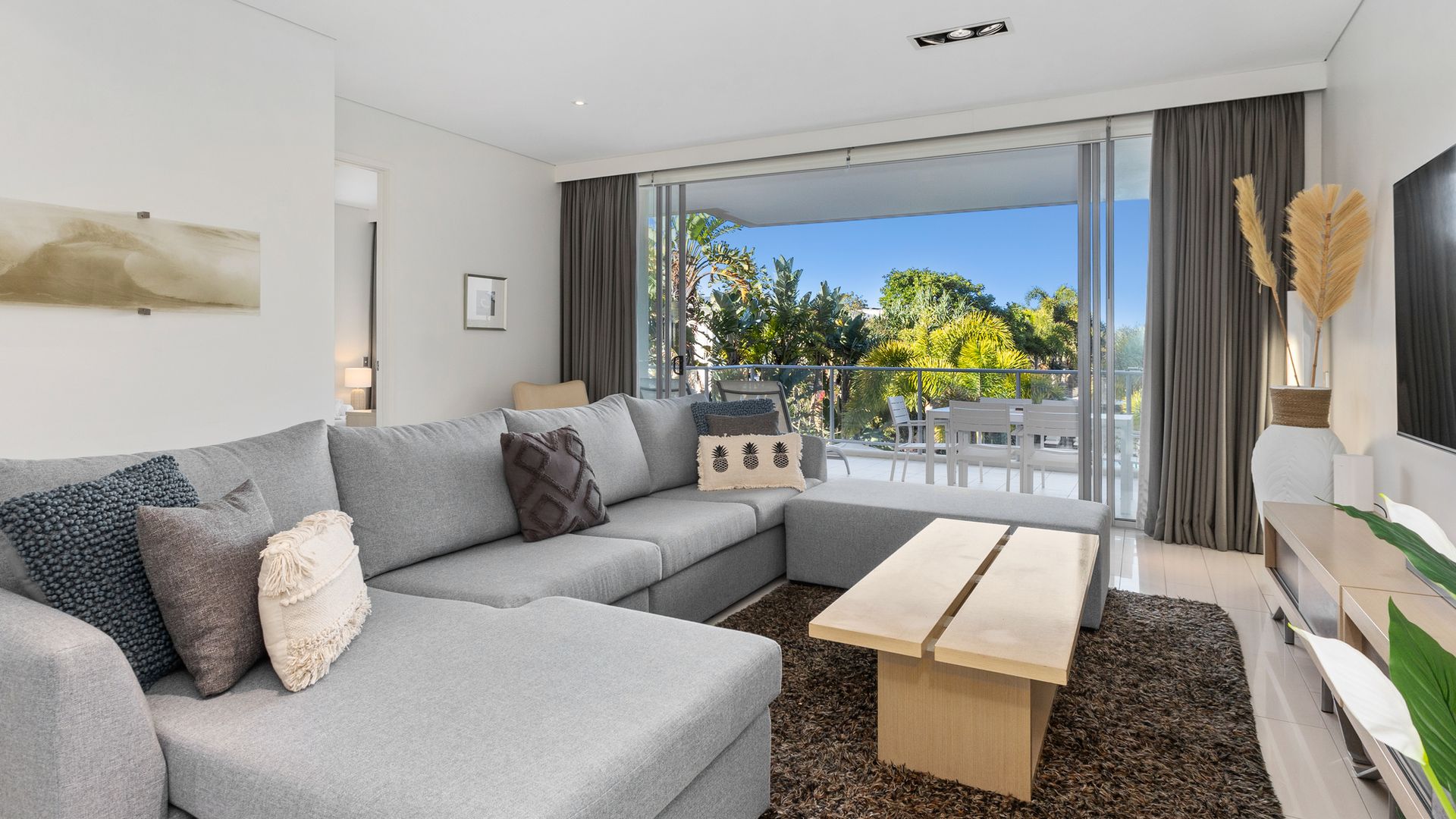 Luxury Apartment 1202 at Bells Boulevard