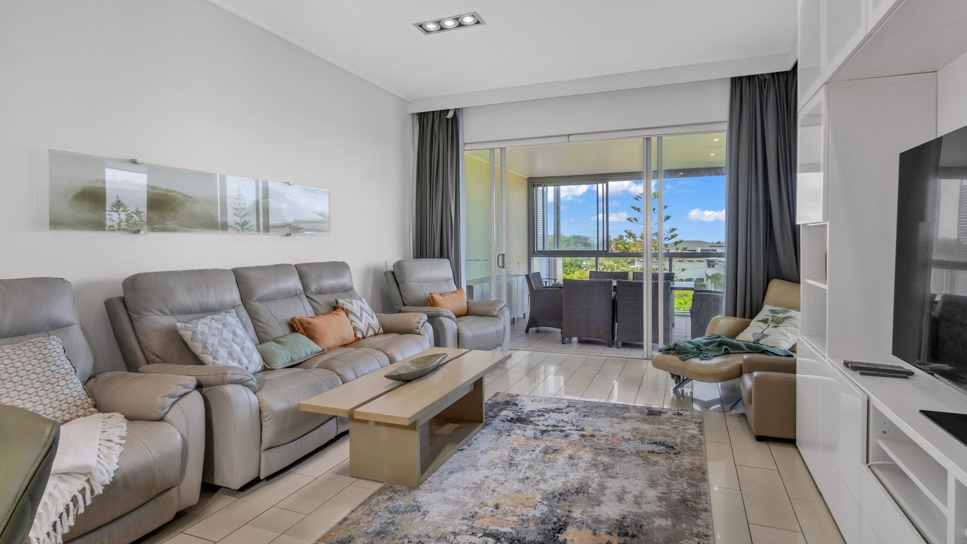Luxury Apartment 1310 at Bells Boulevard