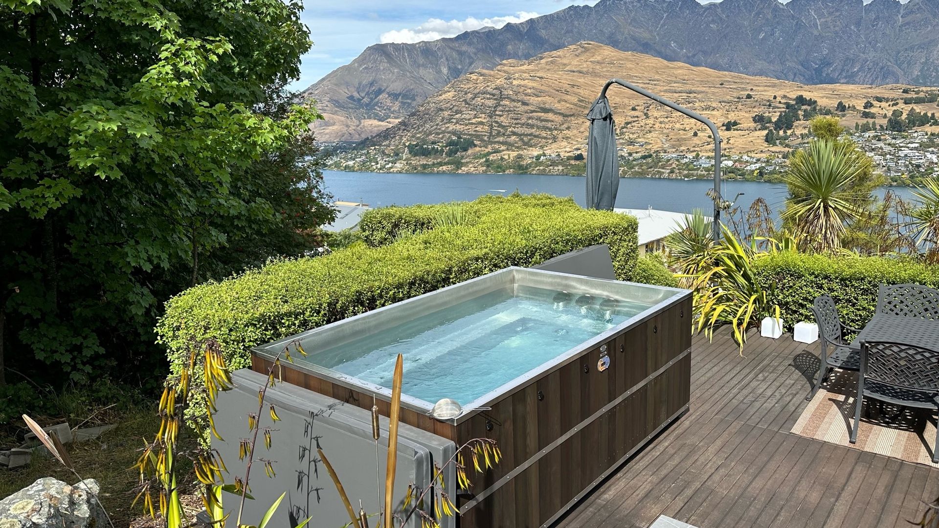 Luxury Lake View Retreat with Hot Tub