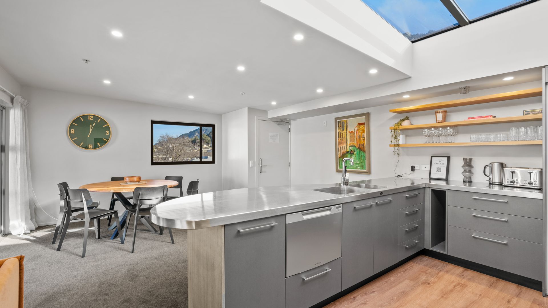 Cecil Peak View Apartment