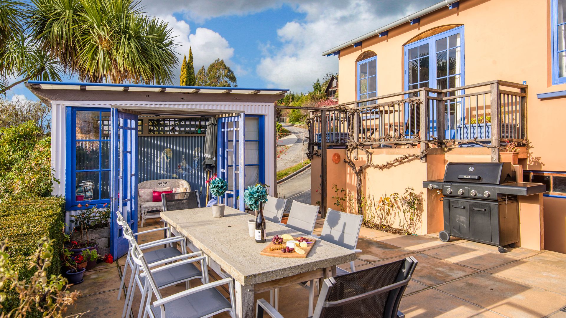 Sunny Lakeview Villa