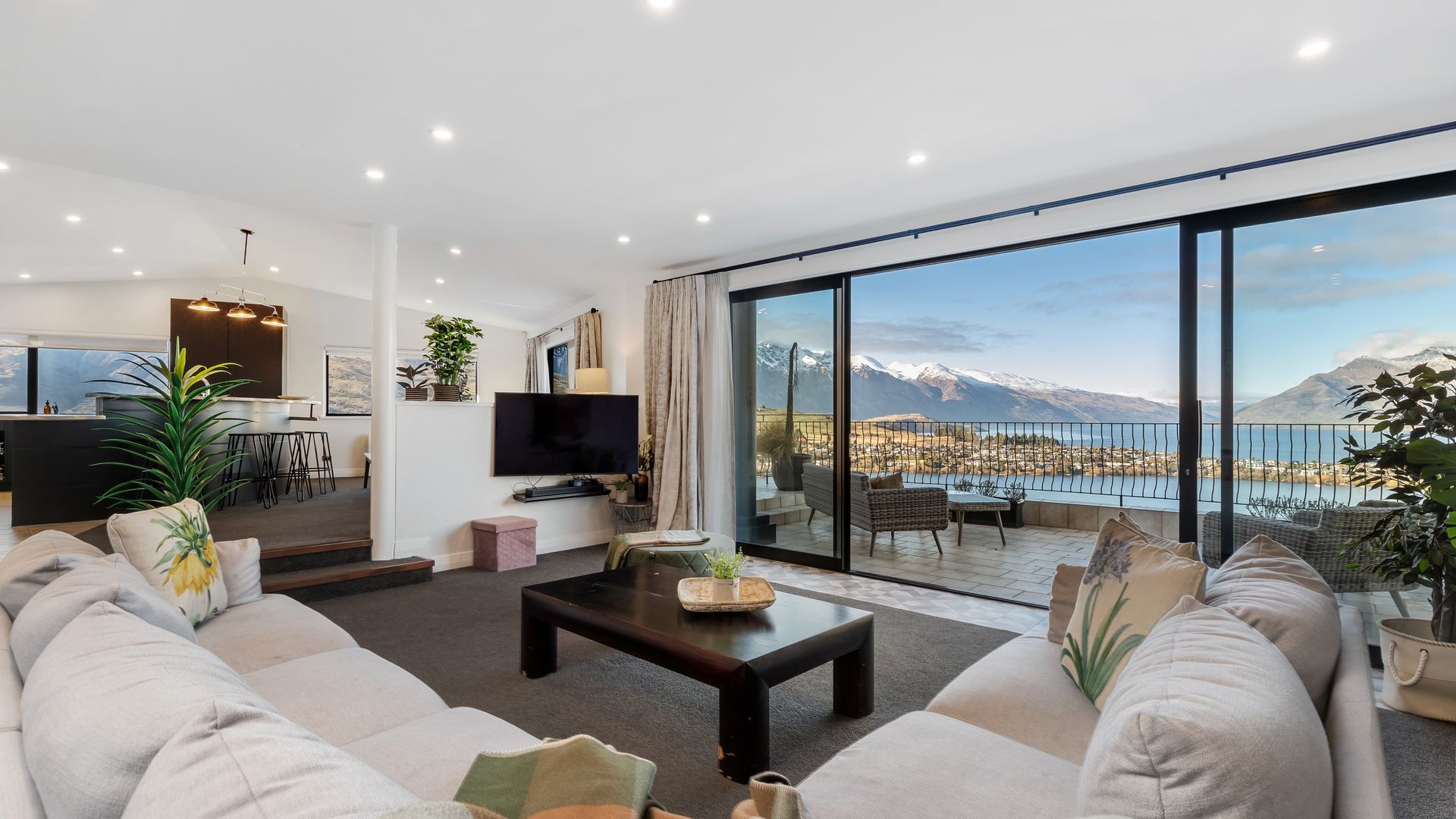 The Star of Queenstown Hill
