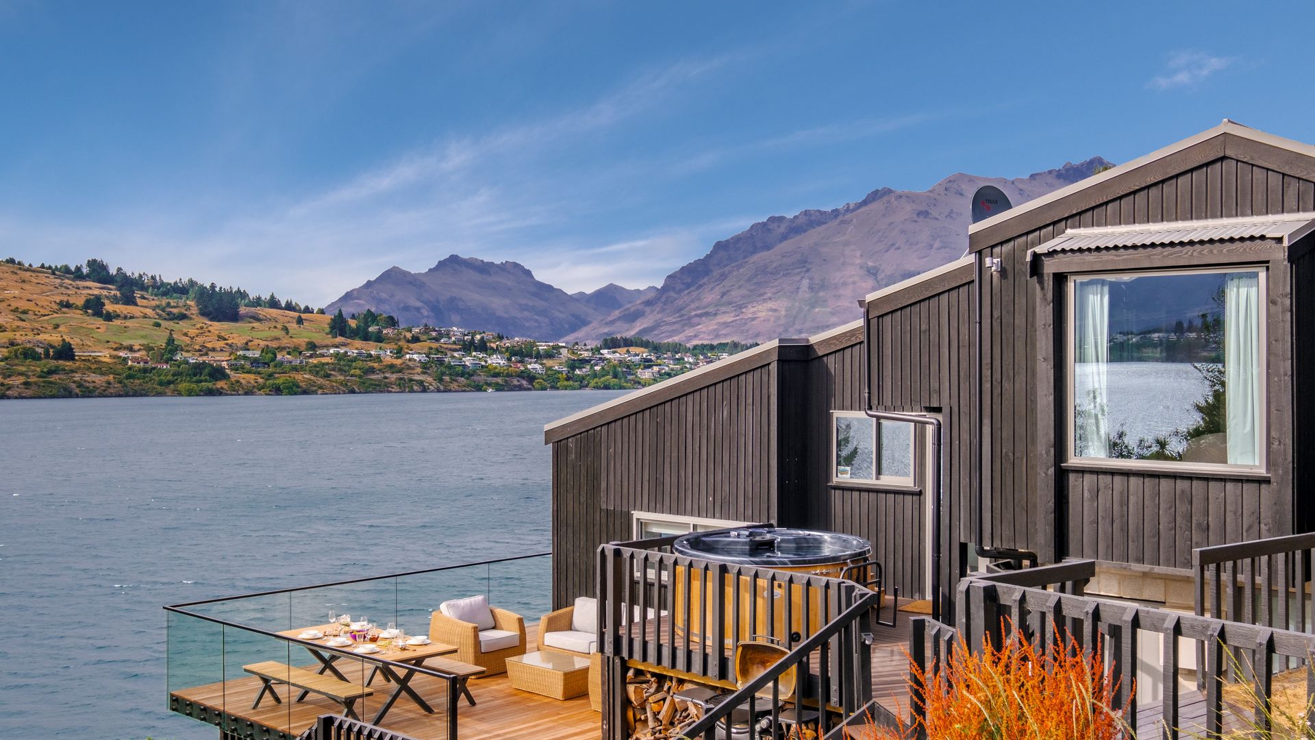 Queenstown Lakefront Dream | 3 Bed