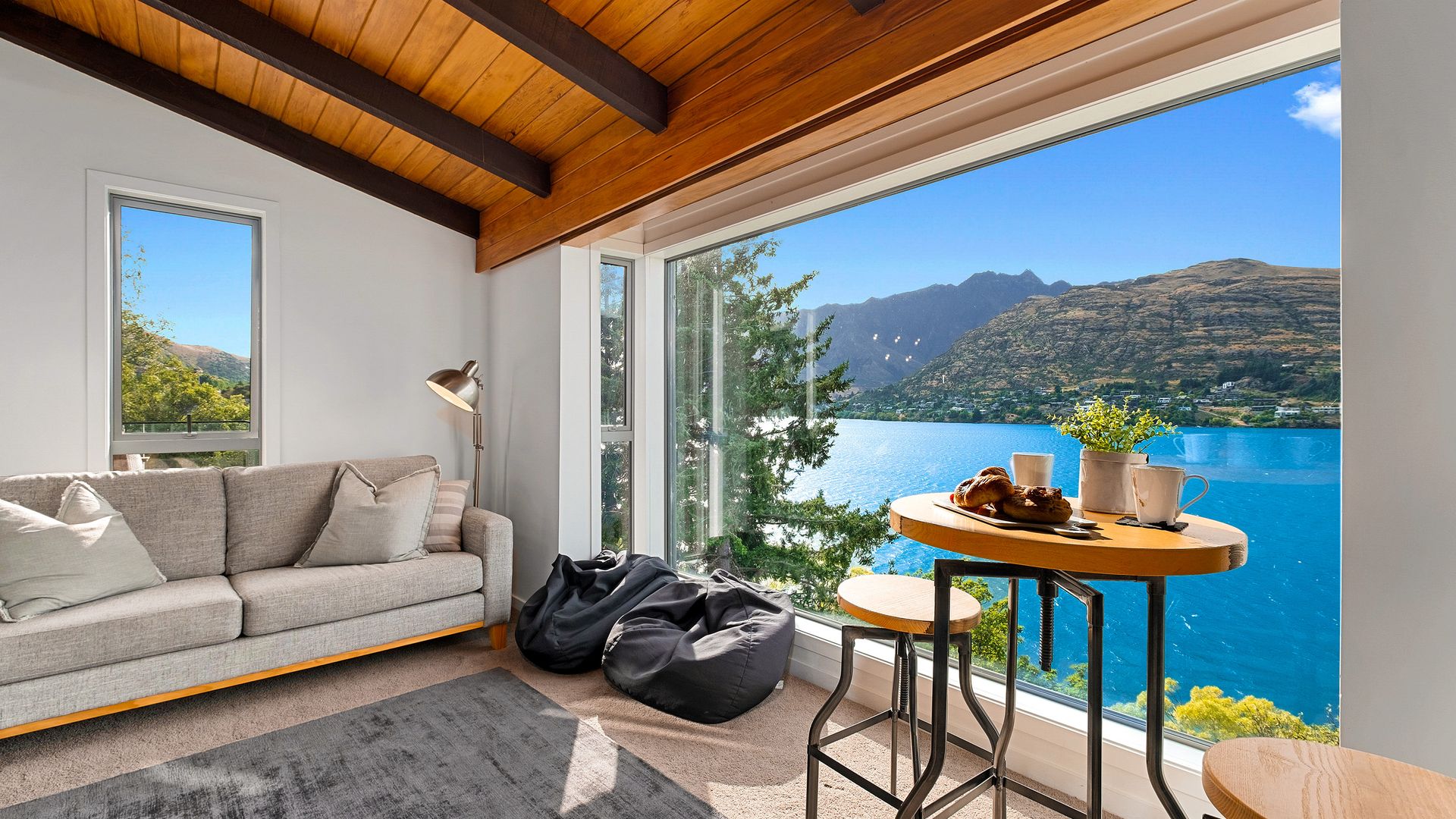 Queenstown Lakefront Dream | 4 Bed