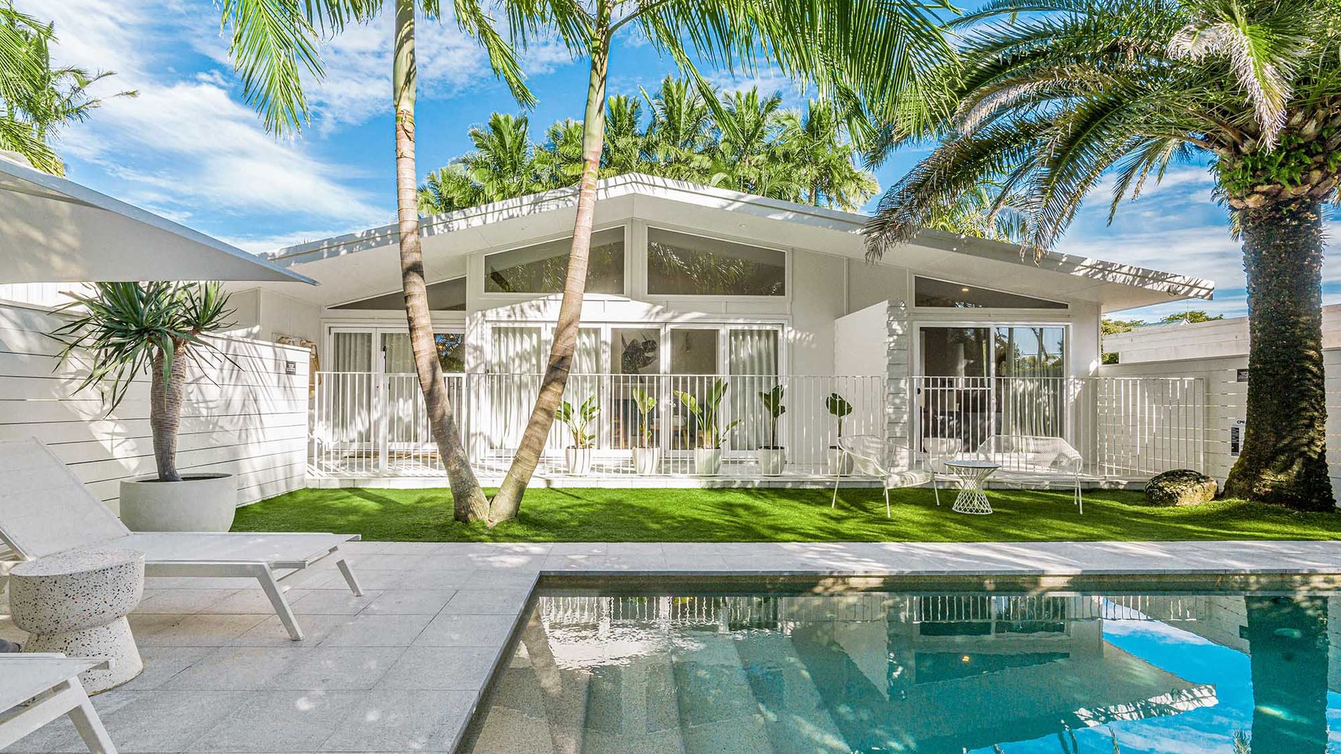 The Chalet – designer 3 BR retreat with pool